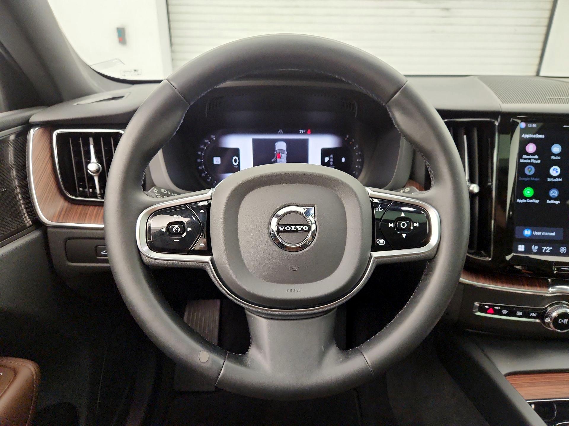 Thumbnail: 2023 Volvo XC60 - 10
