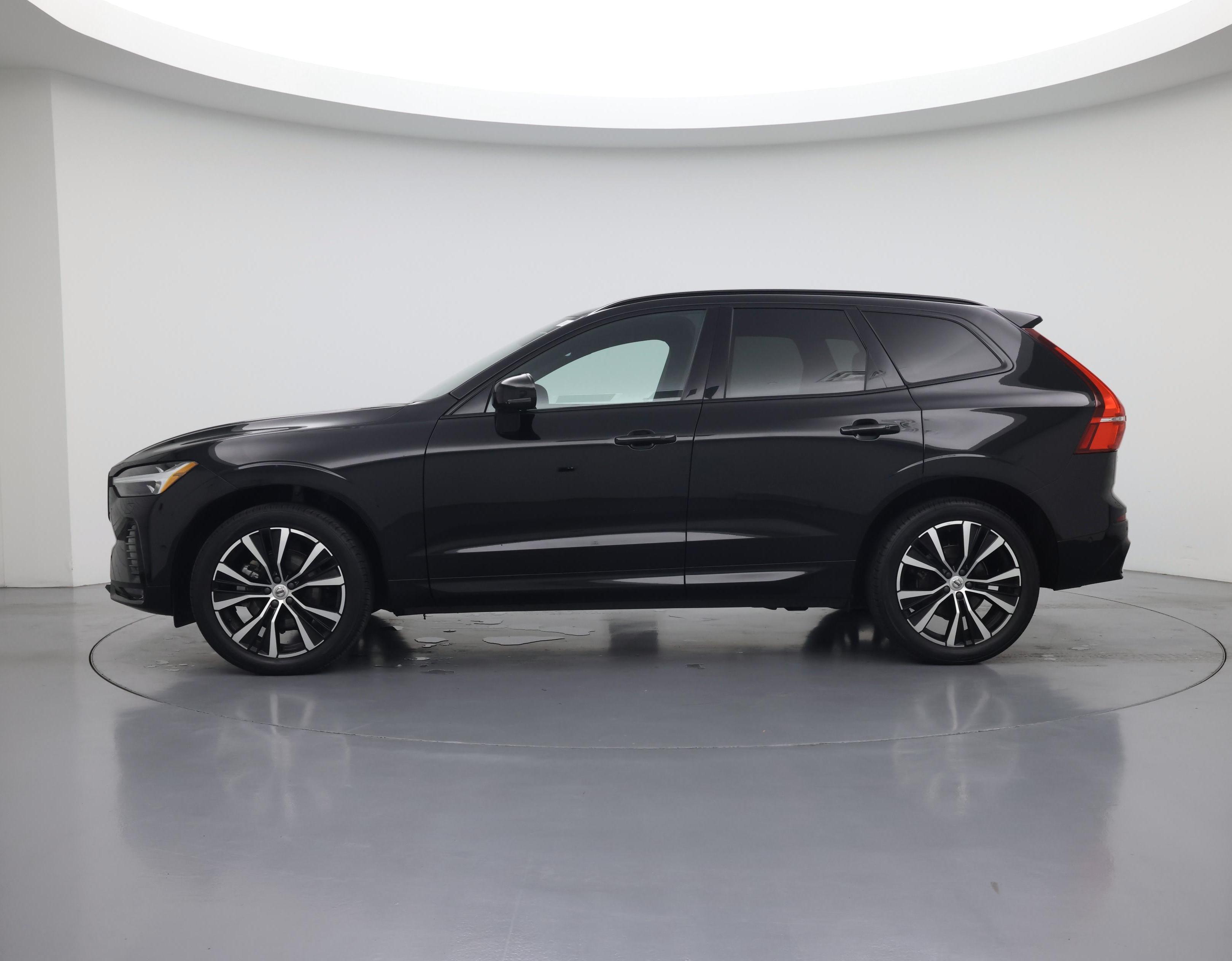 Thumbnail: 2023 Volvo XC60 - 3