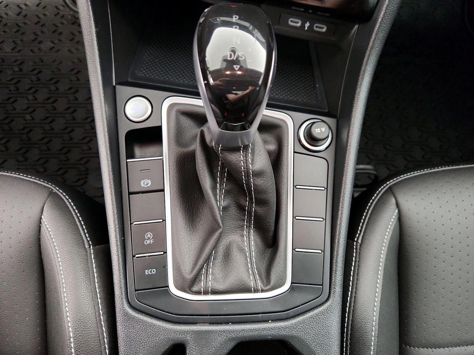 2024 Volkswagen Jetta SE - Photo 18