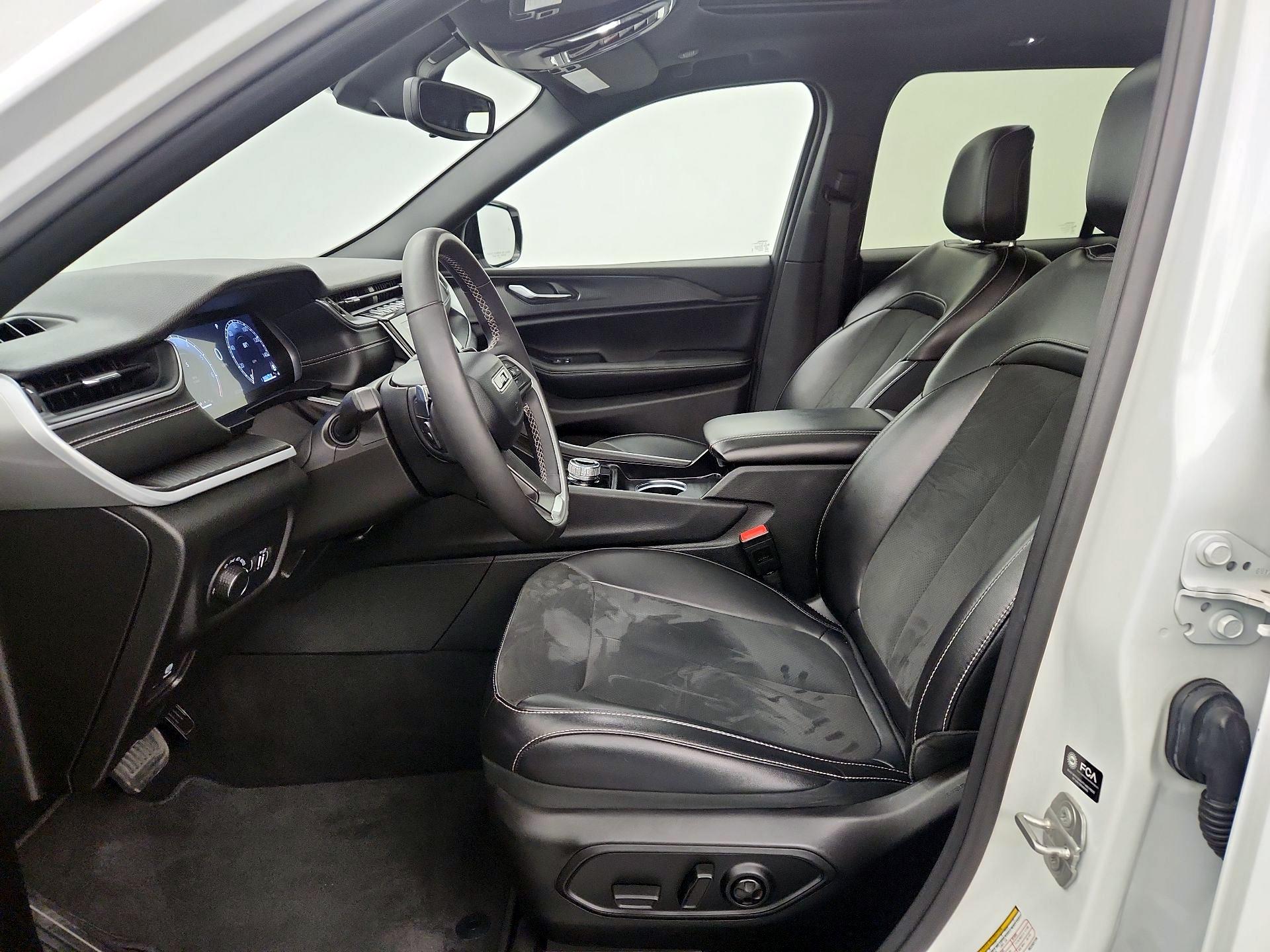 Thumbnail: 2024 Jeep Grand Cherokee - 11
