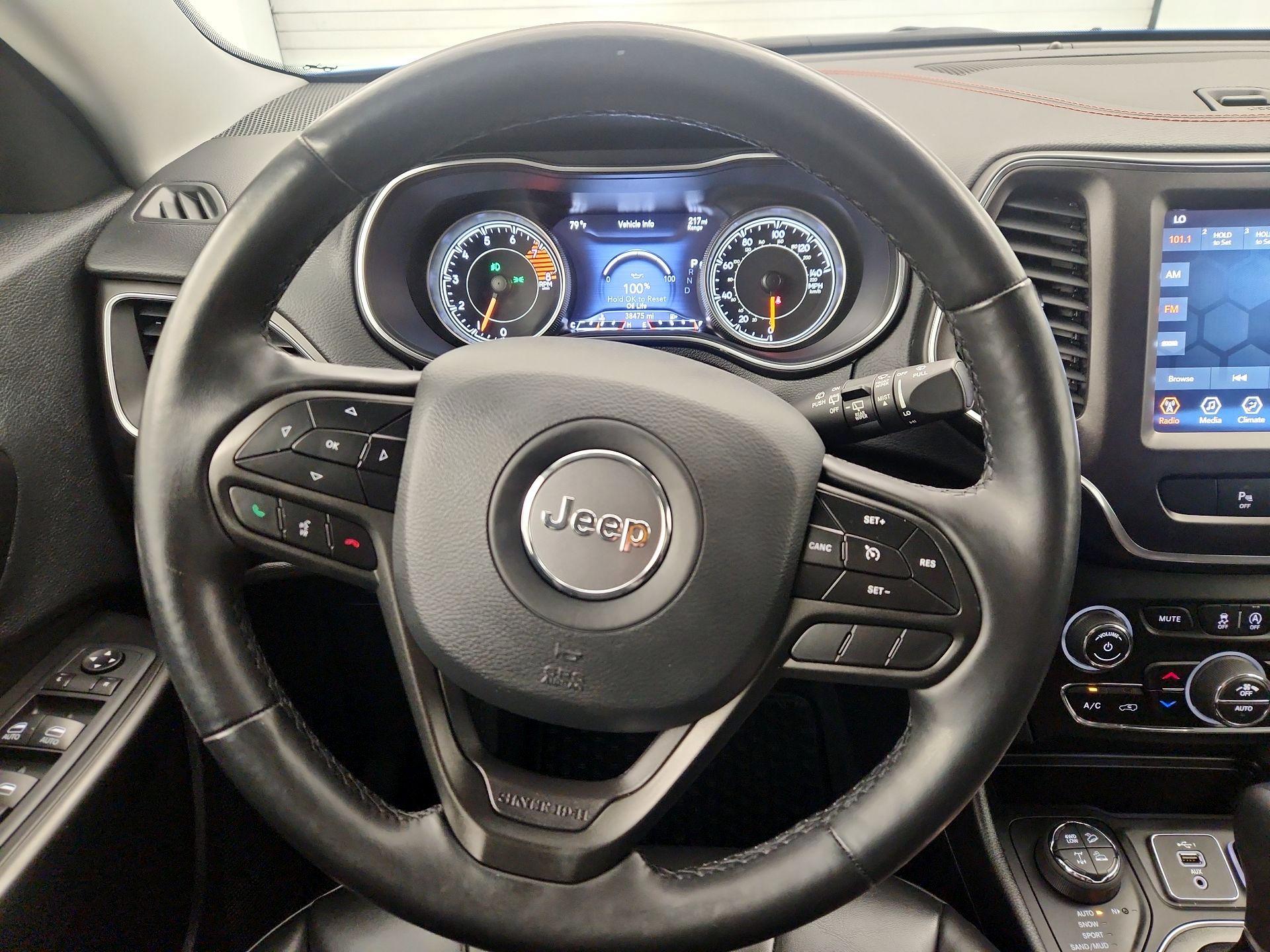 Thumbnail: 2020 Jeep Cherokee - 10