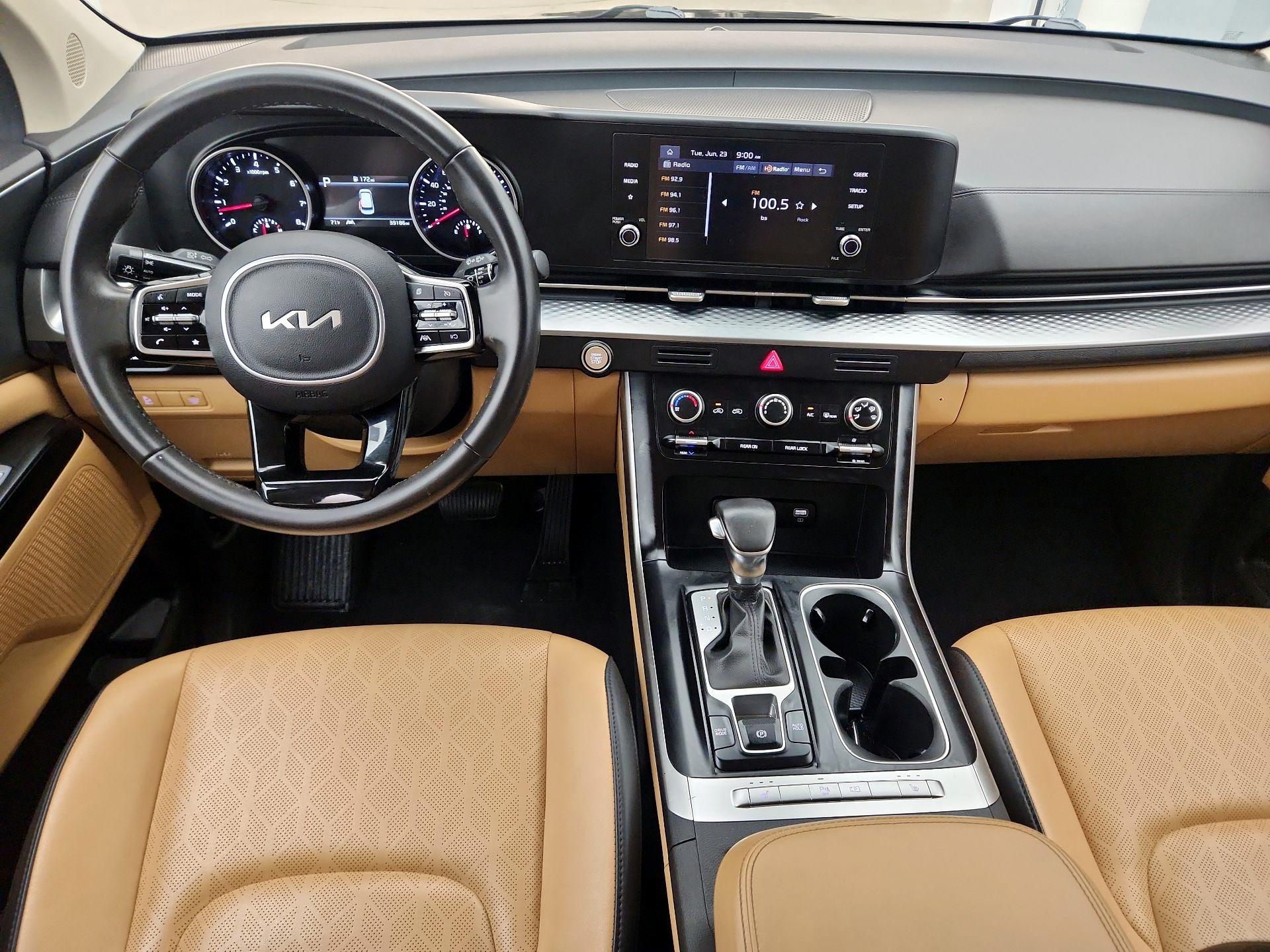 Thumbnail: 2023 Kia Carnival - 9