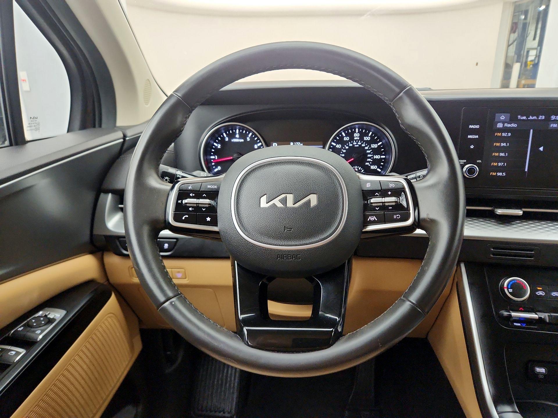 Thumbnail: 2023 Kia Carnival - 10