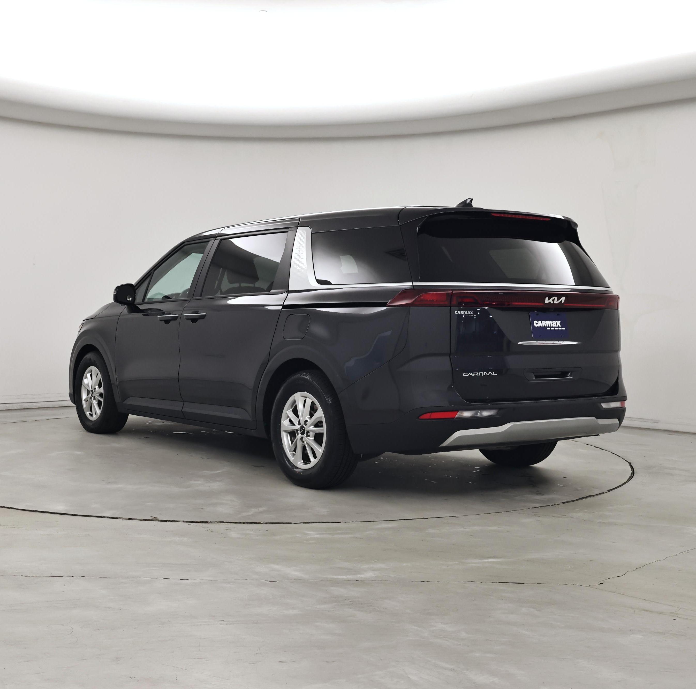 Thumbnail: 2023 Kia Carnival - 2