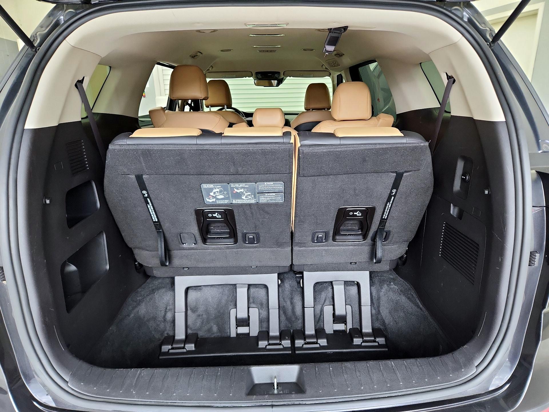 Thumbnail: 2023 Kia Carnival - 20