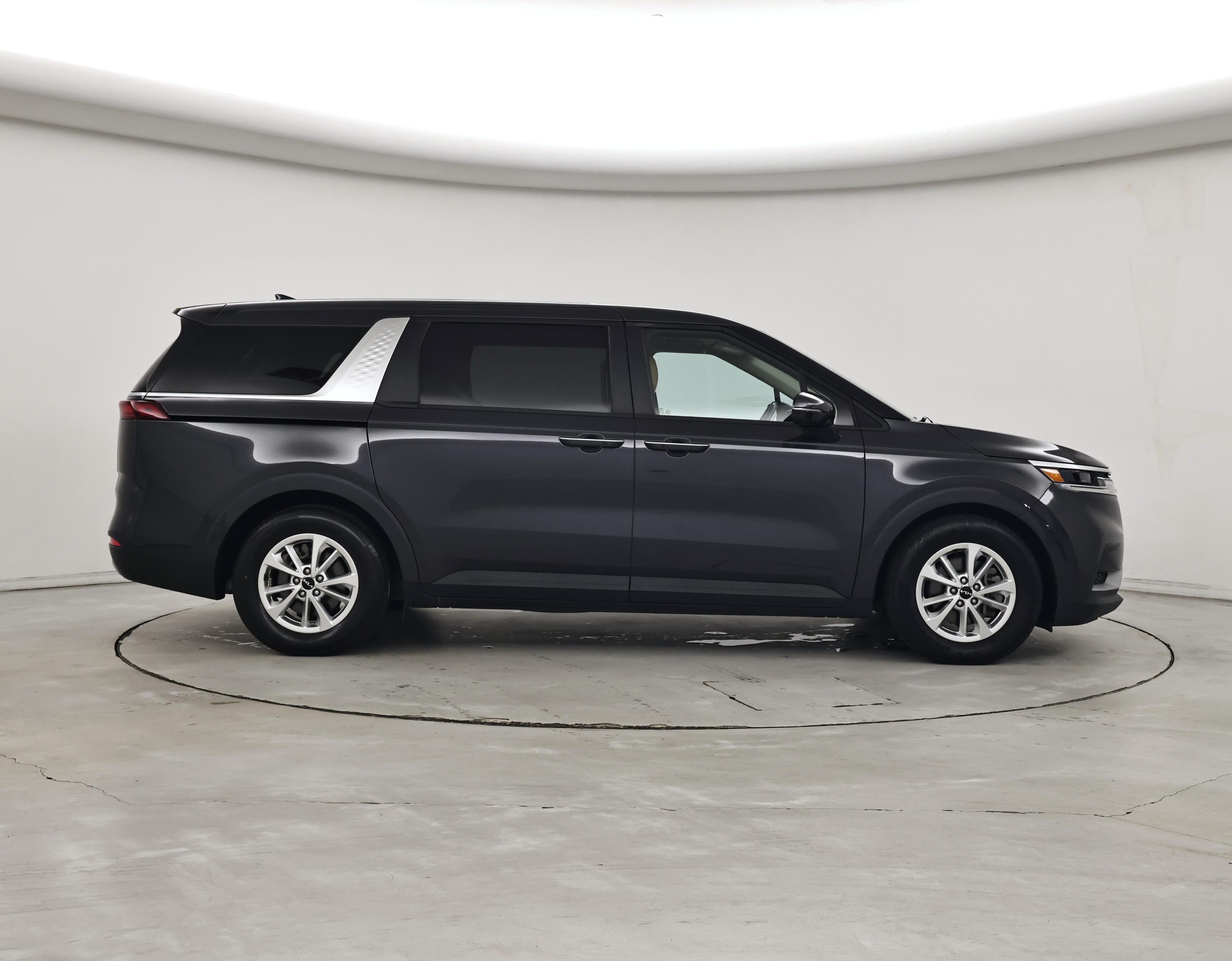 Thumbnail: 2023 Kia Carnival - 7