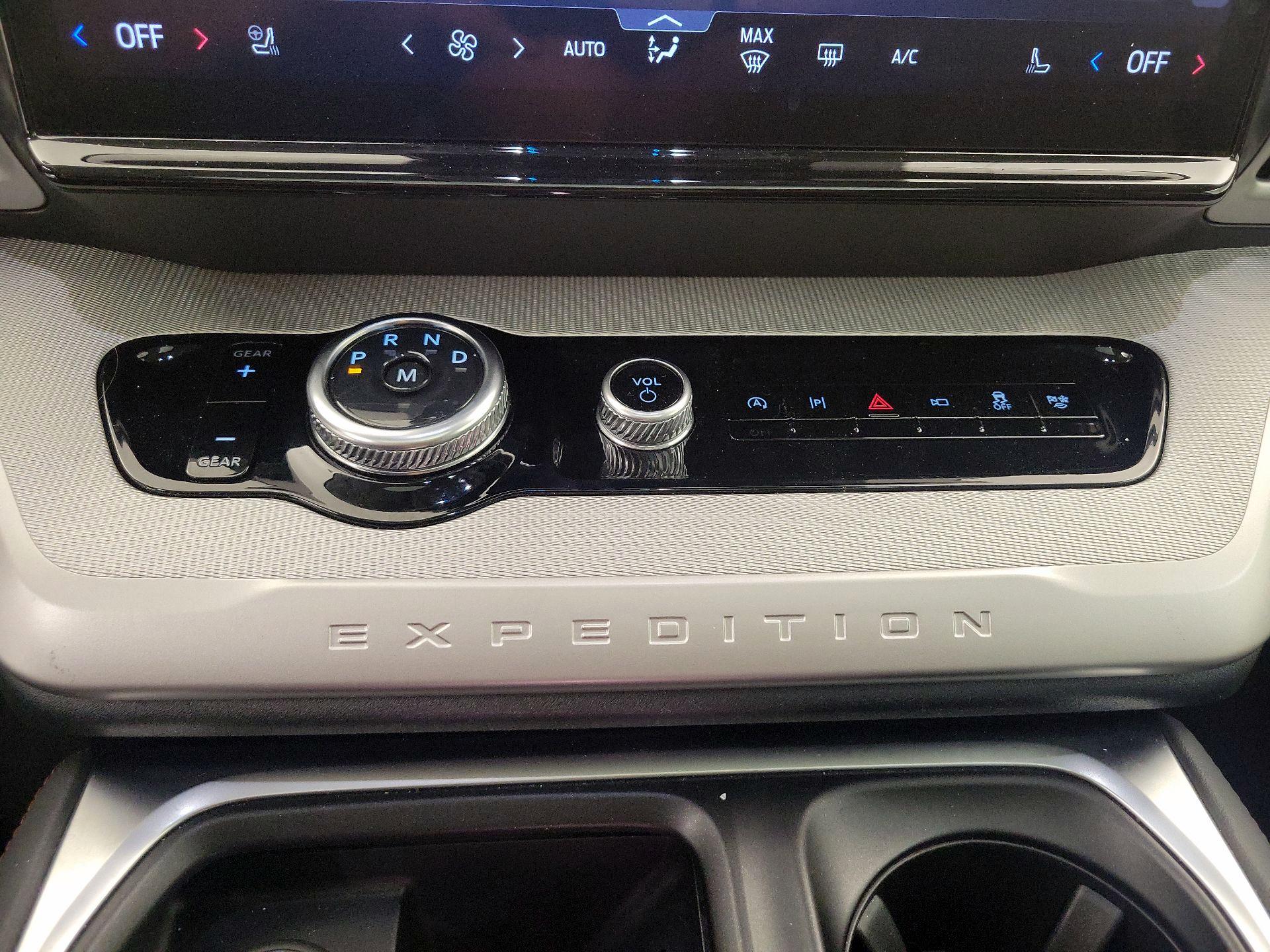 Thumbnail: 2025 Ford Expedition - 18