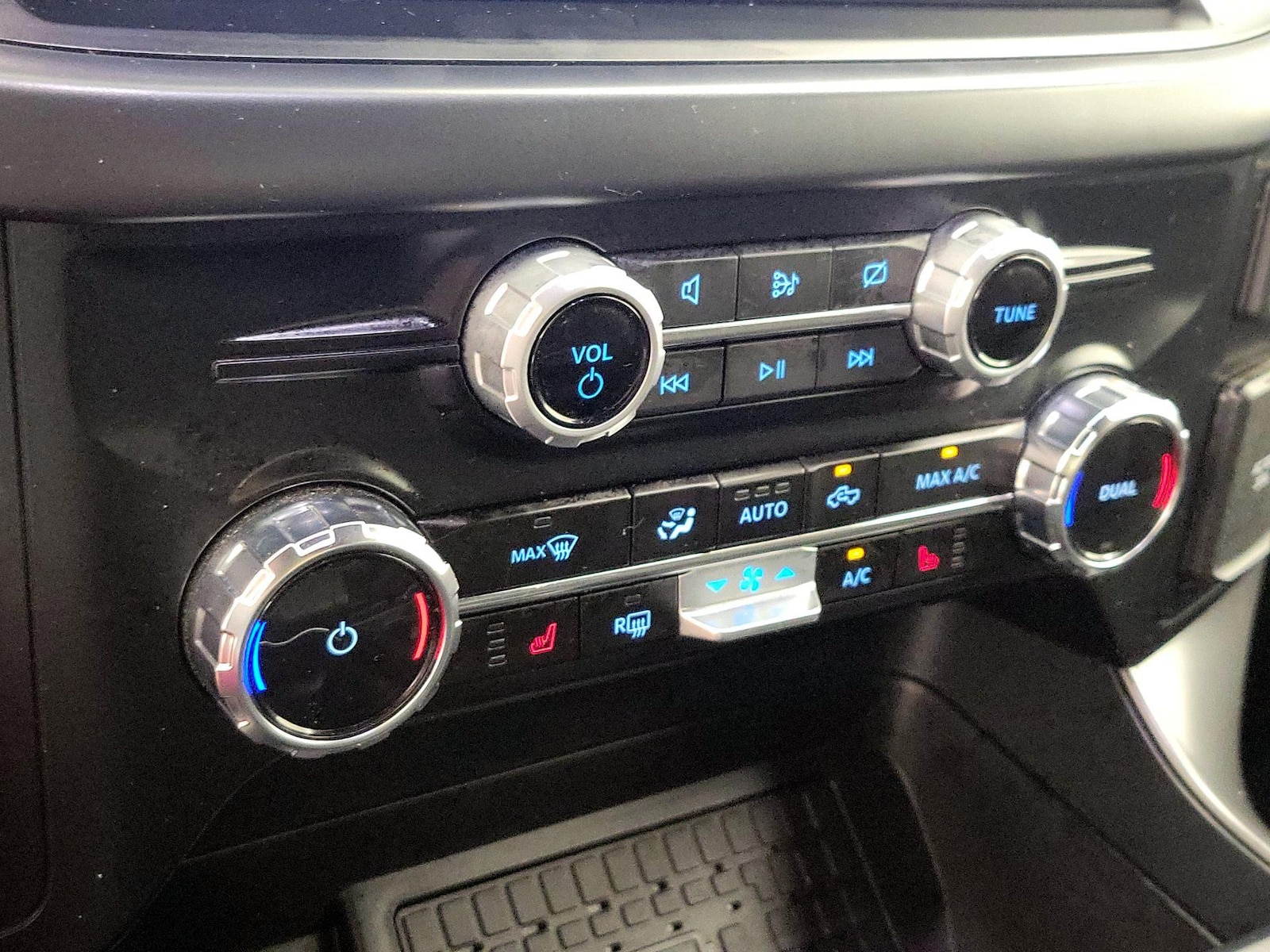2024 Ford F-150 XLT - Photo 18