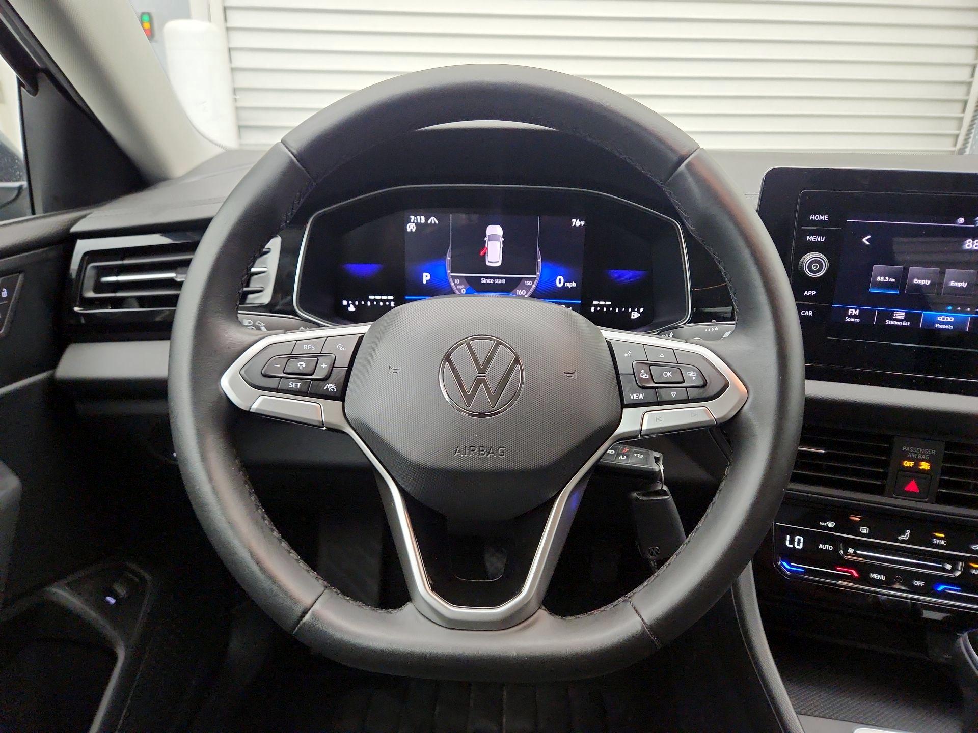 Thumbnail: 2025 Volkswagen Jetta - 10