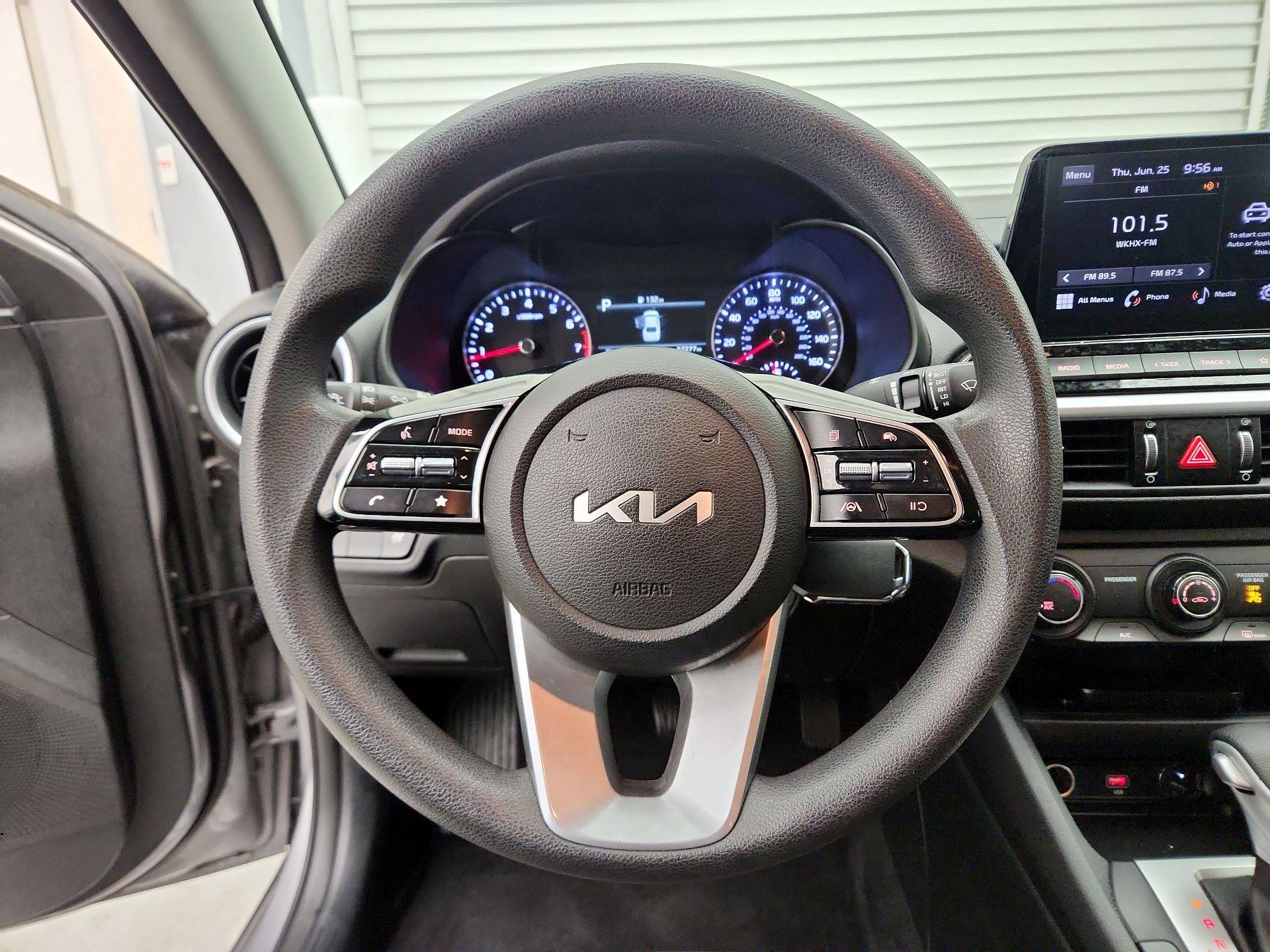 Thumbnail: 2023 Kia Forte - 10