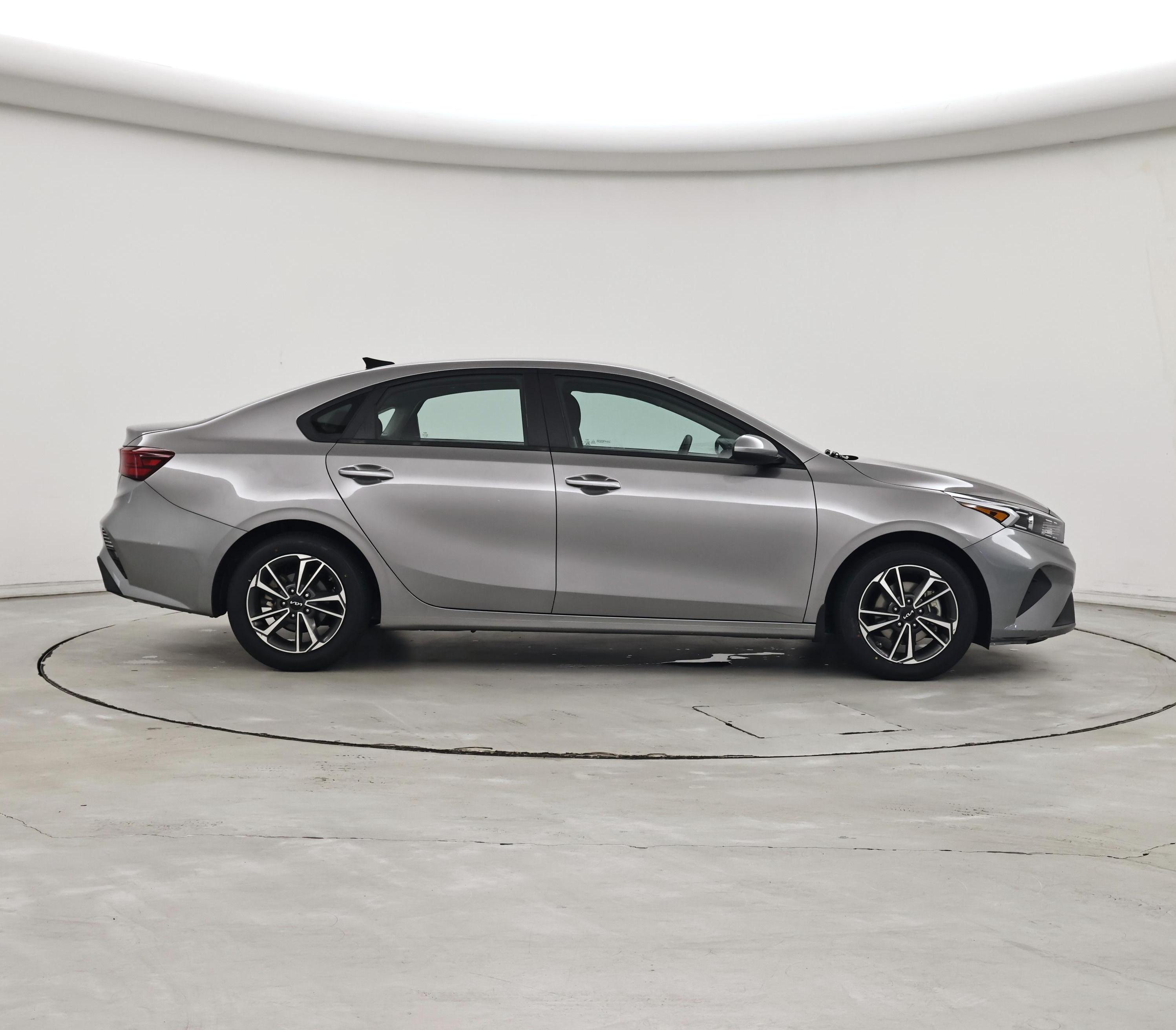 Thumbnail: 2023 Kia Forte - 7