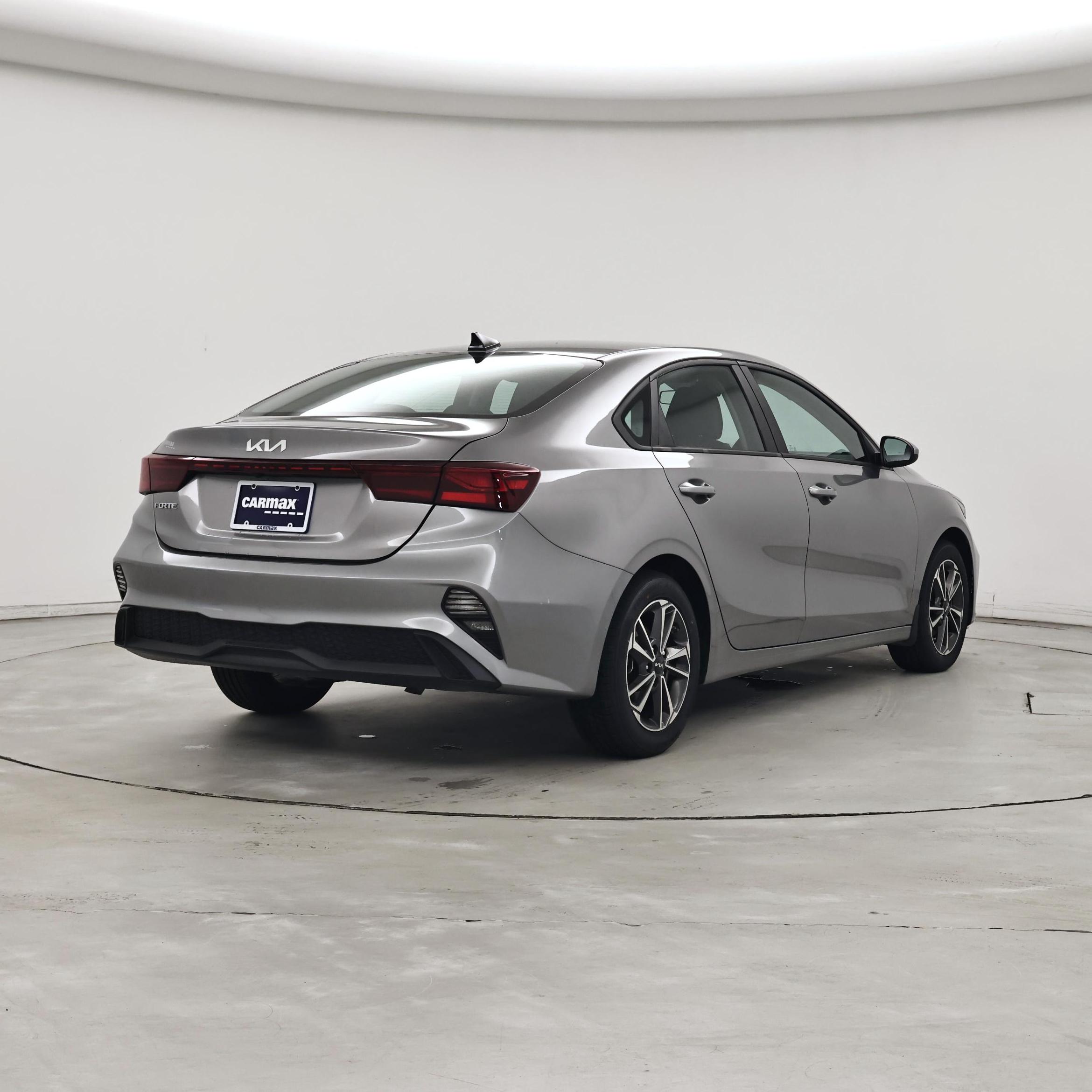 Thumbnail: 2023 Kia Forte - 8