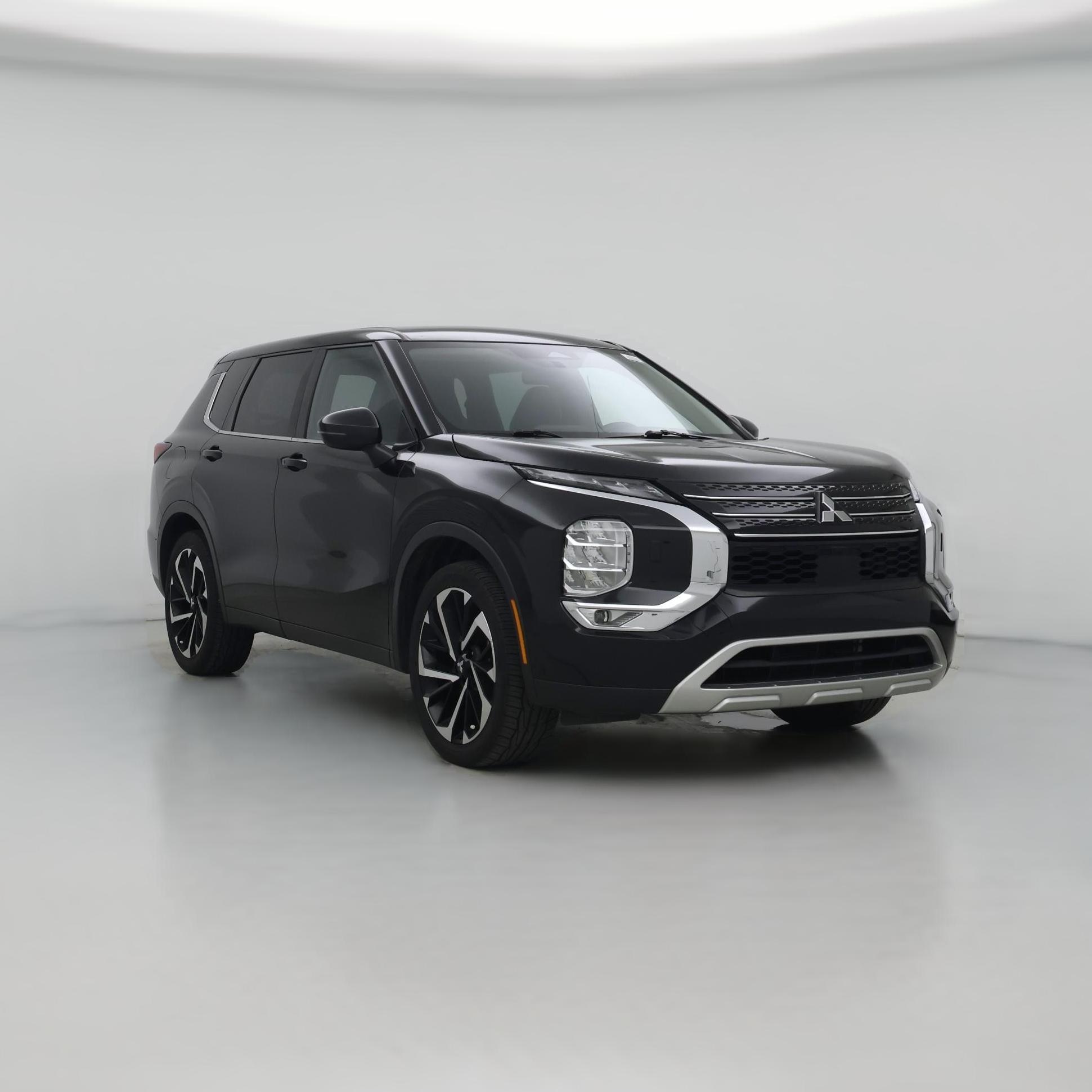 Thumbnail: 2023 Mitsubishi Outlander - 1