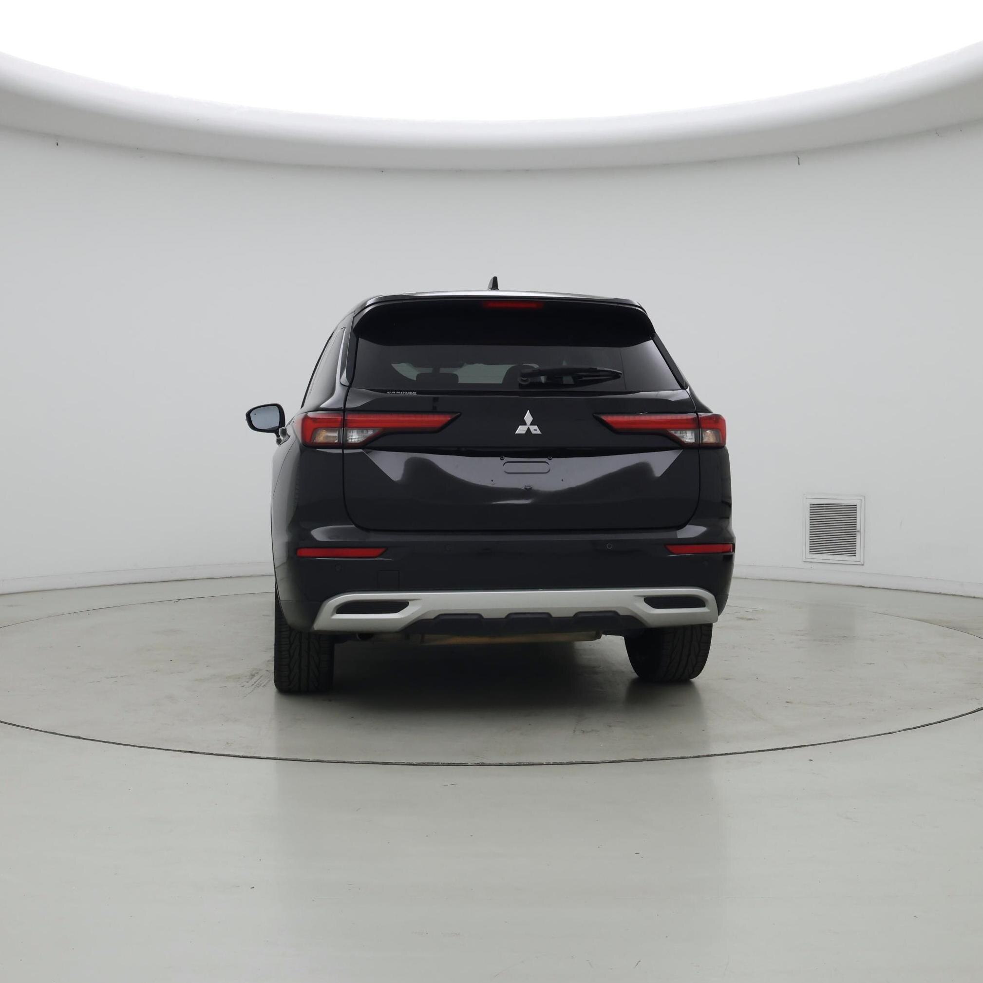 Thumbnail: 2023 Mitsubishi Outlander - 6