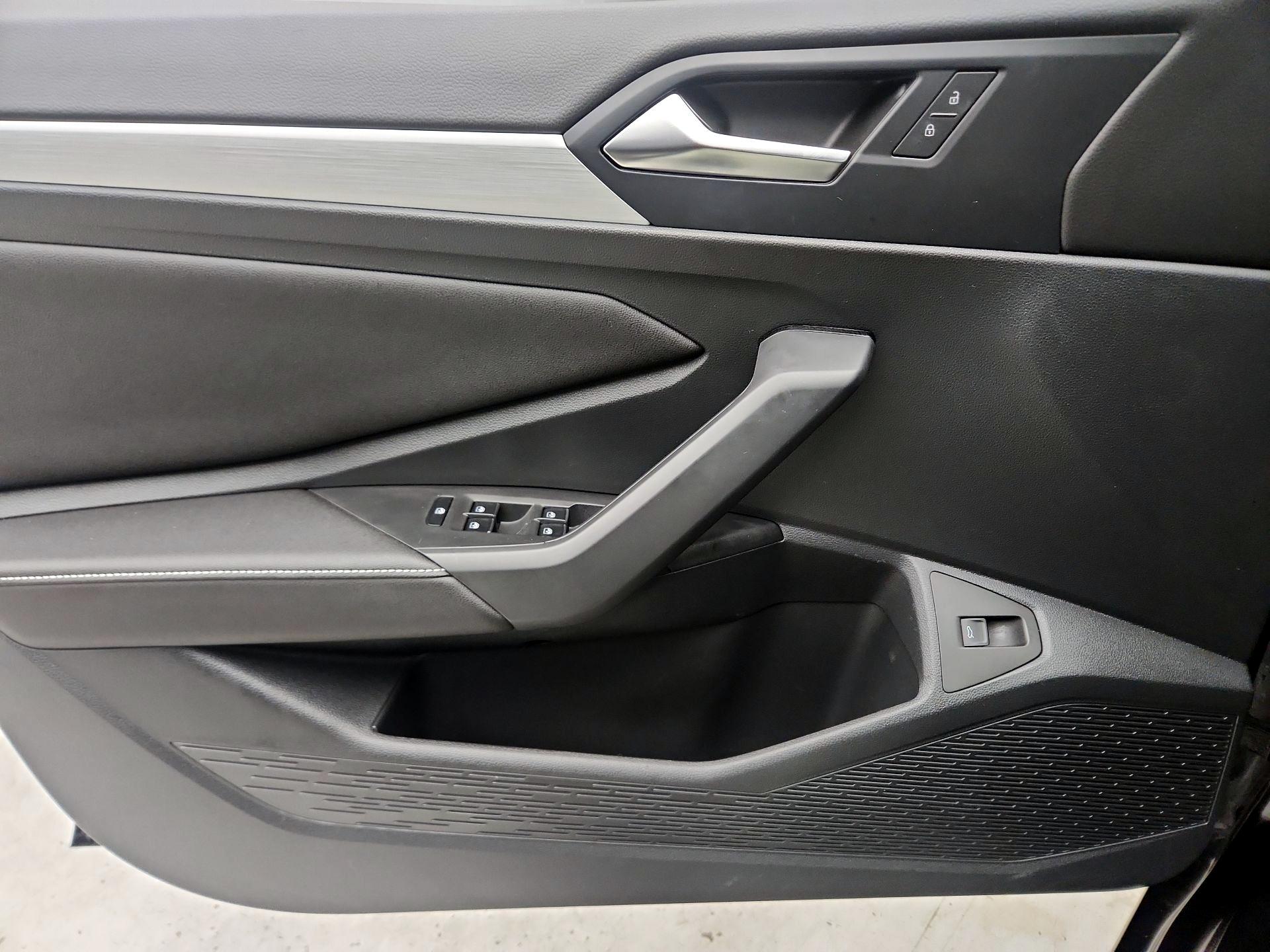 Thumbnail: 2025 Volkswagen Jetta - 12