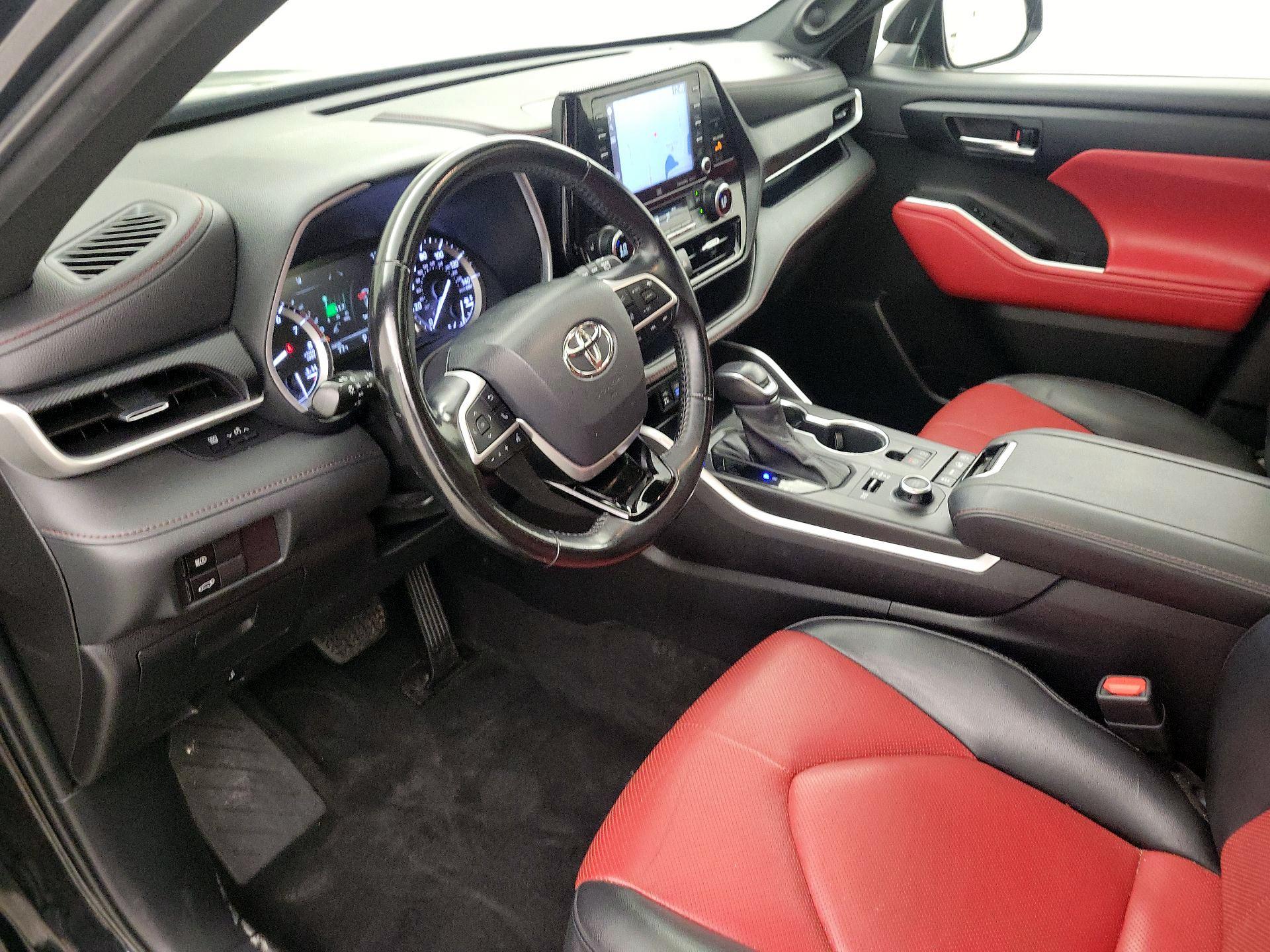 Thumbnail: 2022 Toyota Highlander - 11