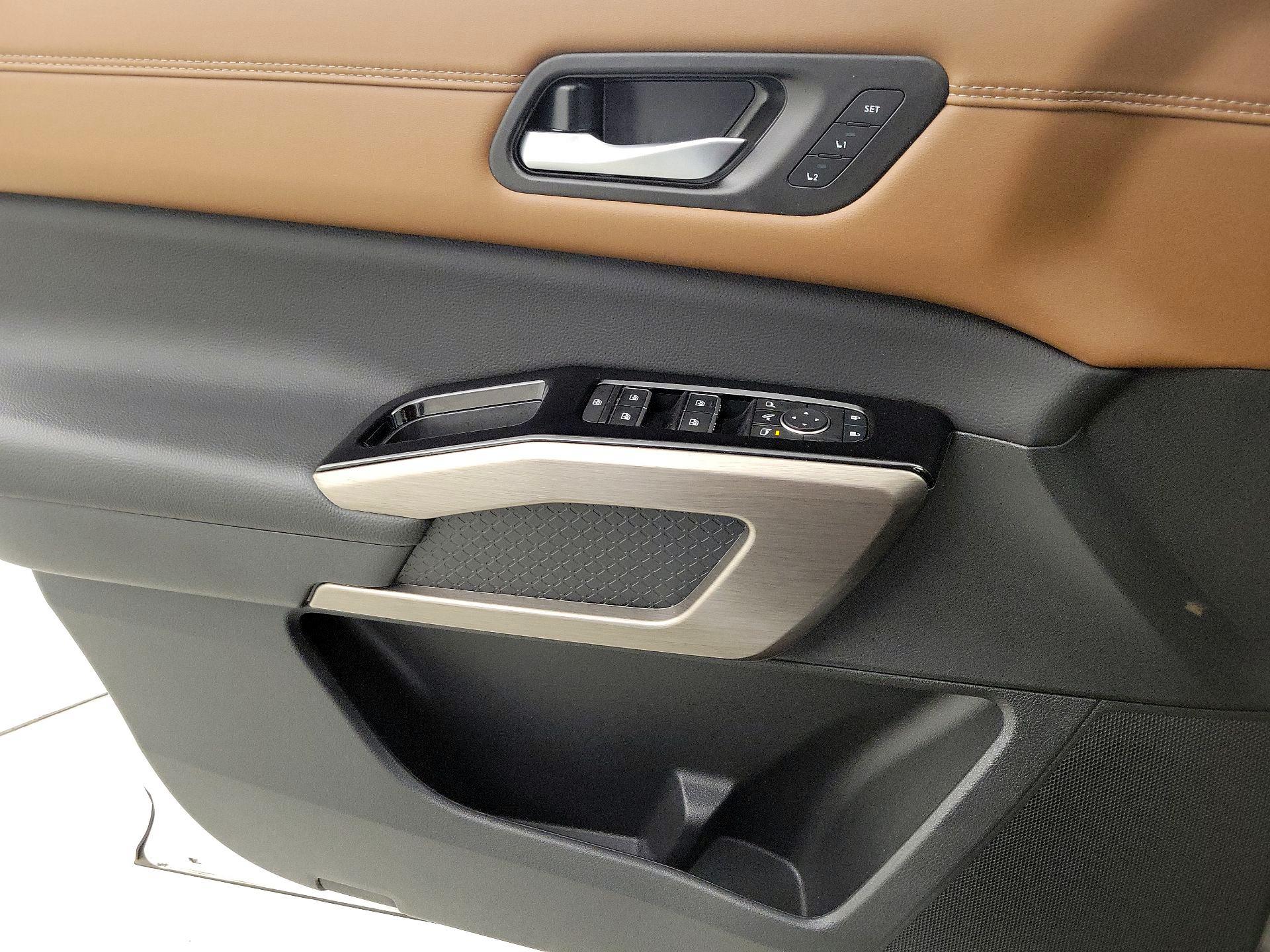 Thumbnail: 2025 Nissan Pathfinder - 12