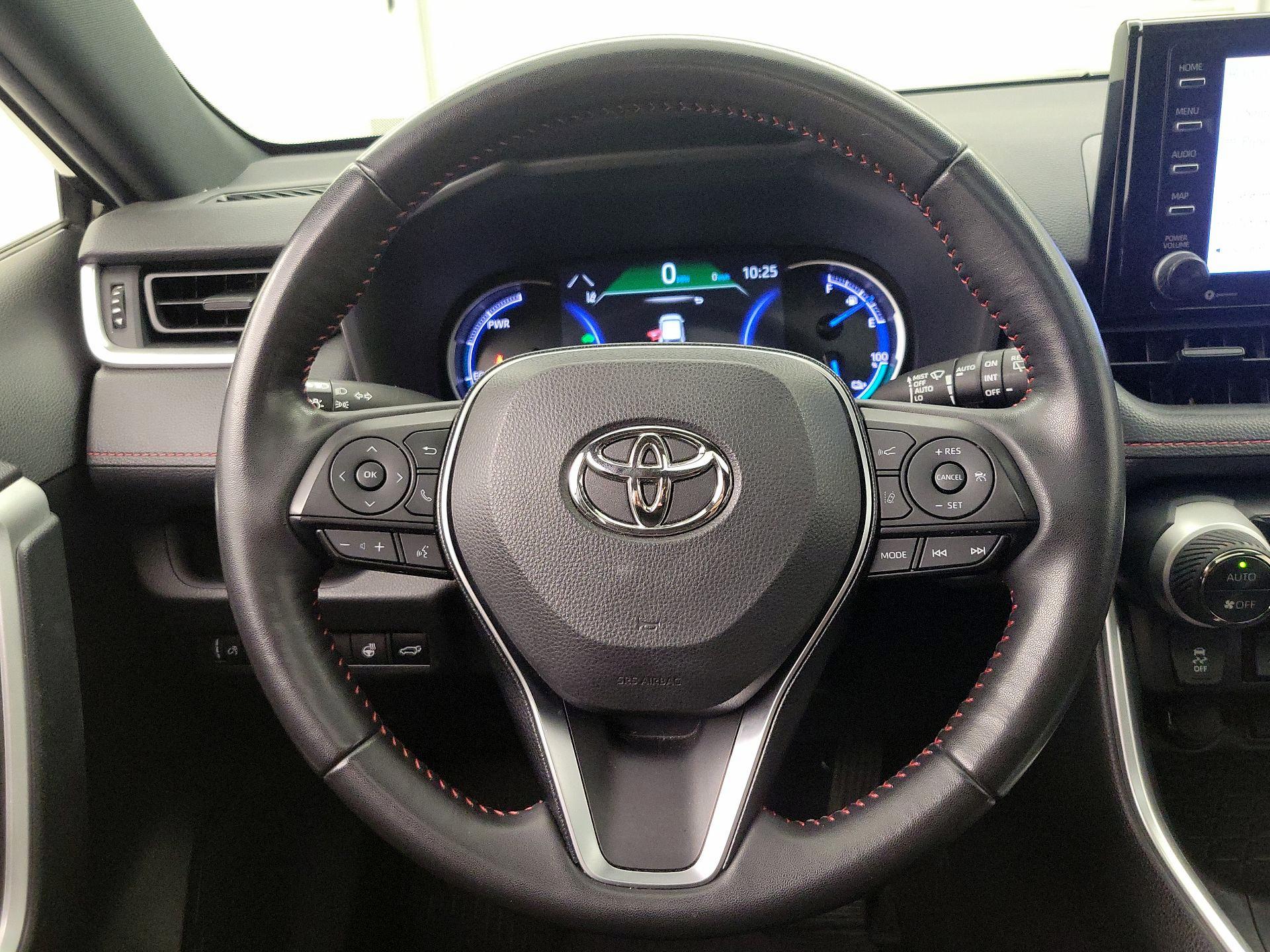 Thumbnail: 2022 Toyota RAV4 - 10