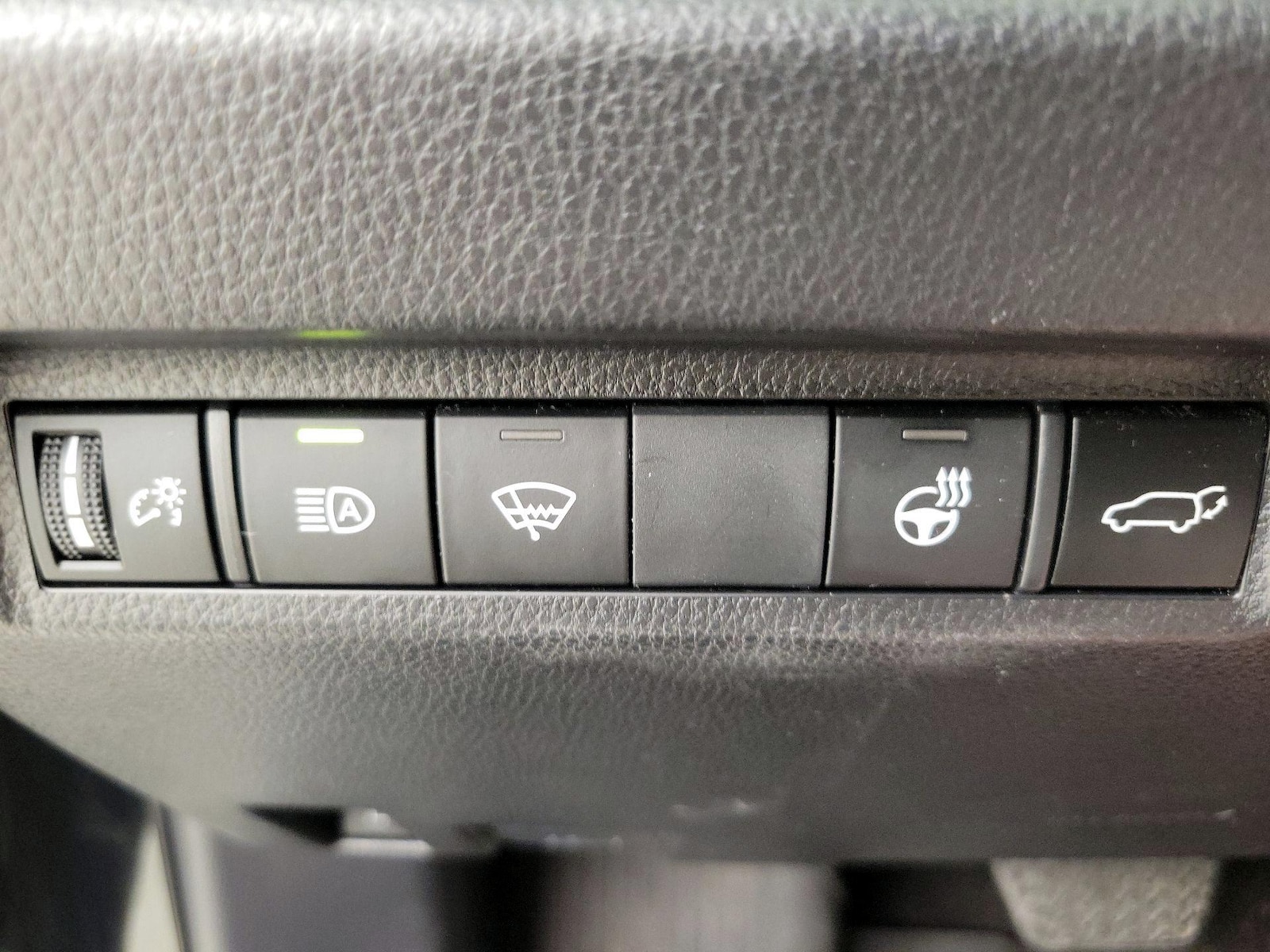 2022 Toyota RAV4 SE - Photo 14