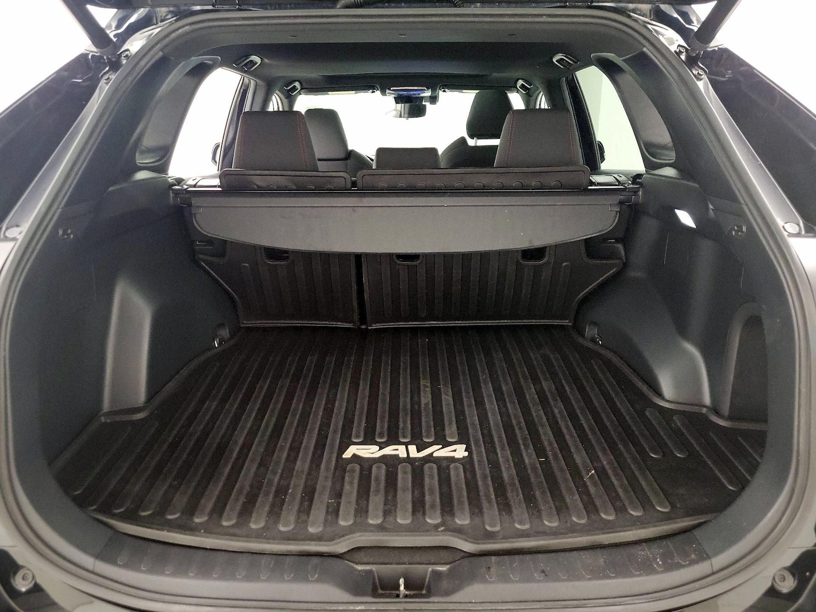 2022 Toyota RAV4 SE - Photo 22