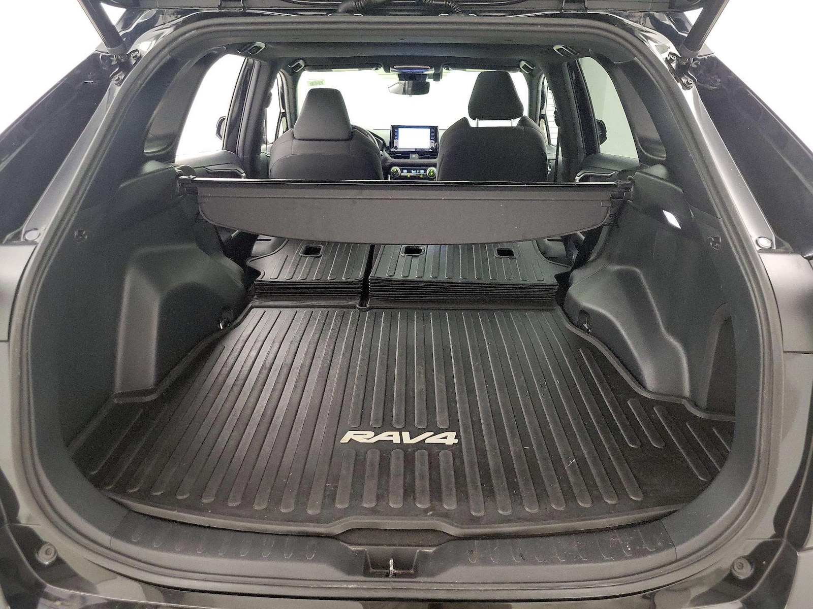 2022 Toyota RAV4 SE - Photo 23
