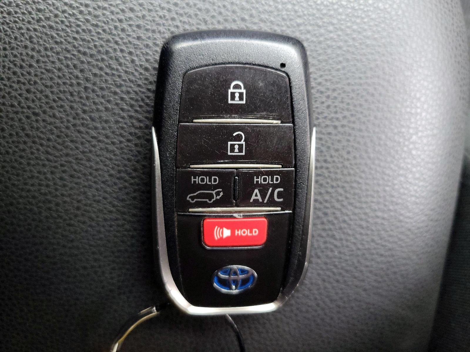 2022 Toyota RAV4 SE - Photo 25