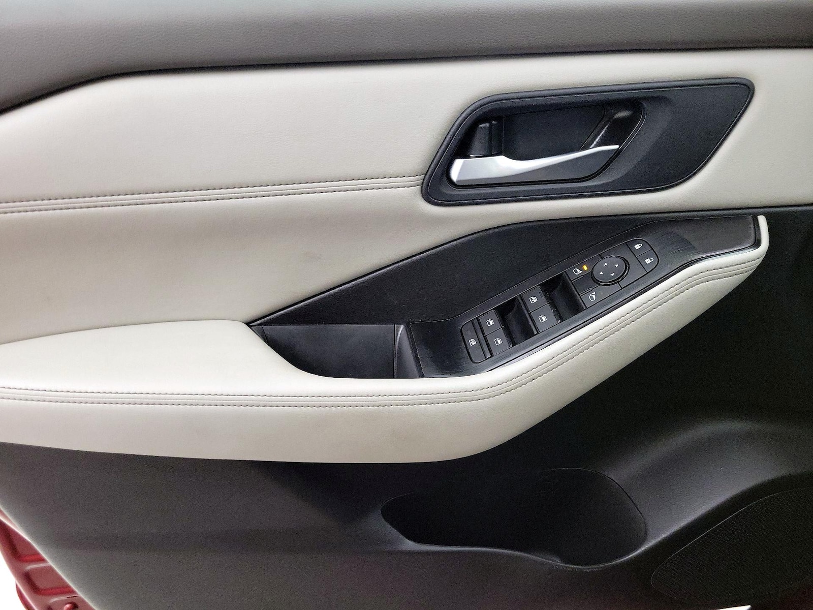 2024 Nissan Rogue SV - Photo 13