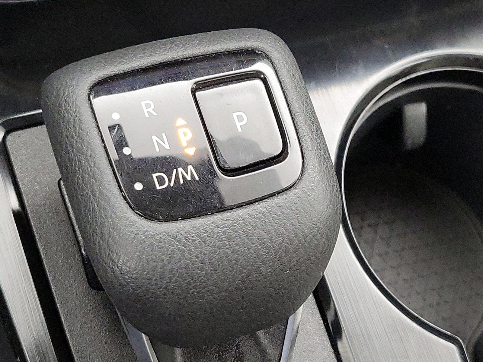 2024 Nissan Rogue SV - Photo 18