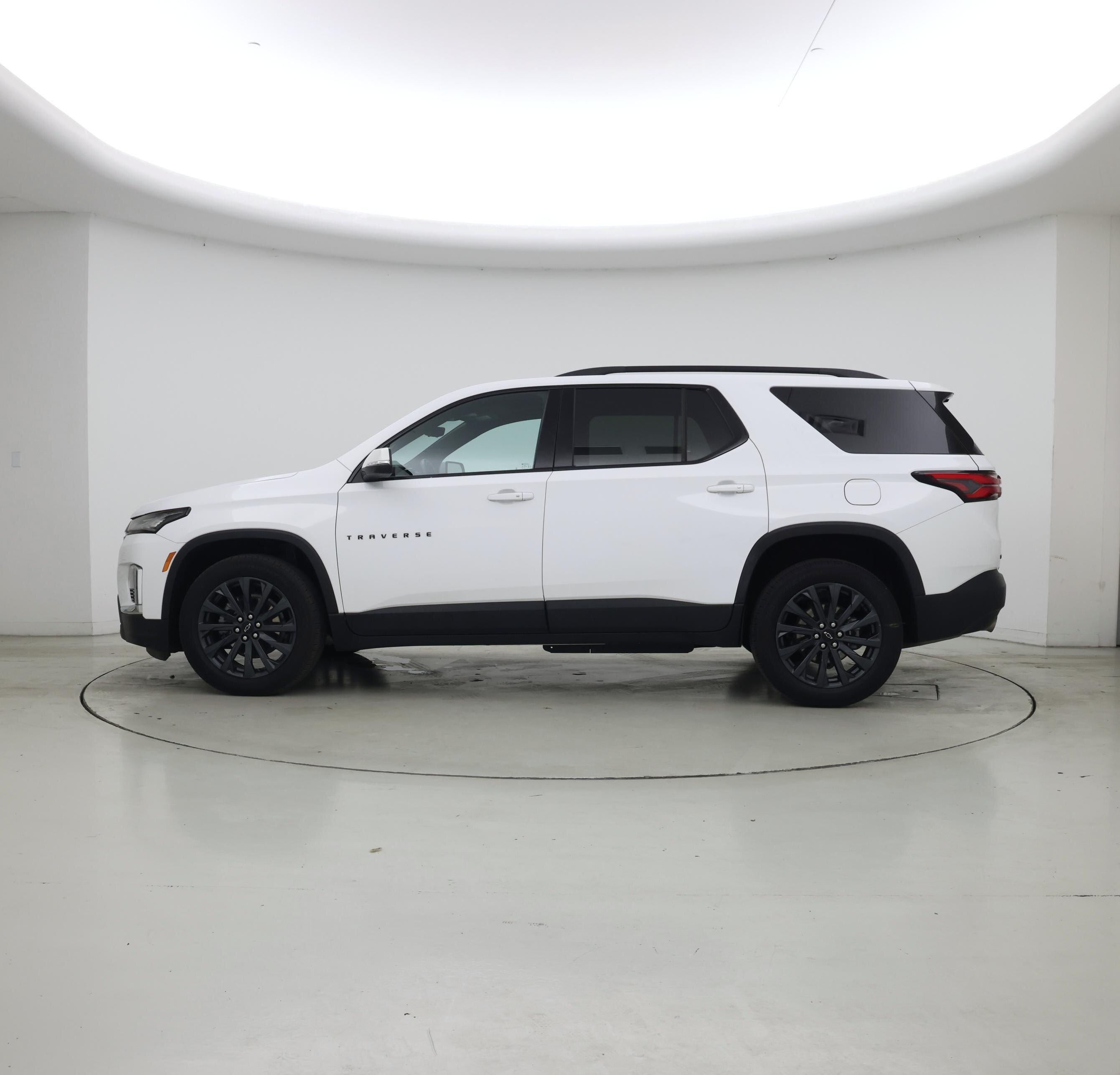 Thumbnail: 2023 Chevrolet Traverse - 3