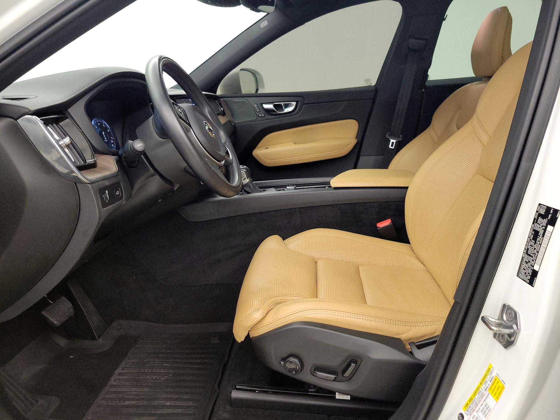 Thumbnail: 2021 Volvo XC60 - 11