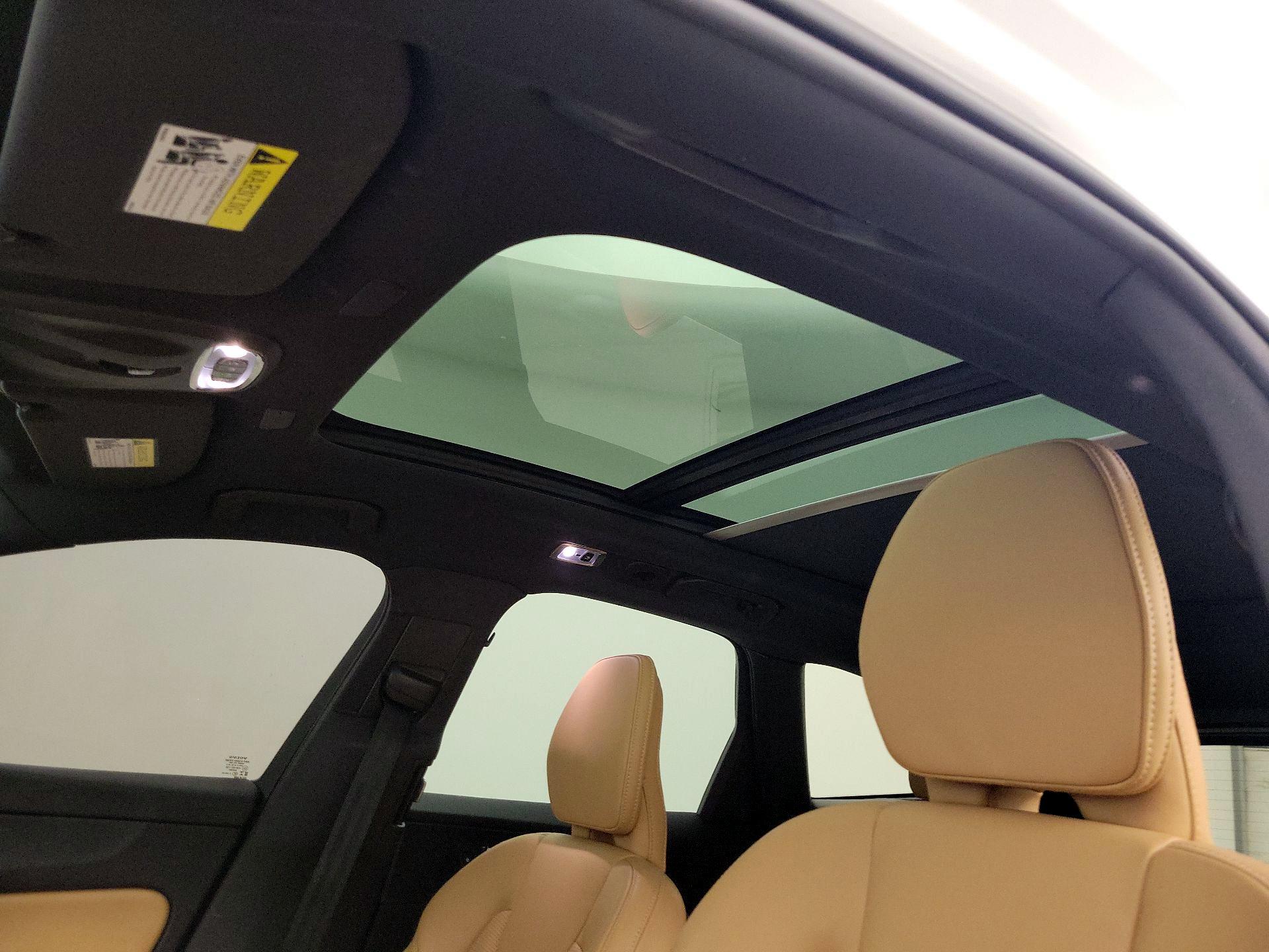 Thumbnail: 2021 Volvo XC60 - 19