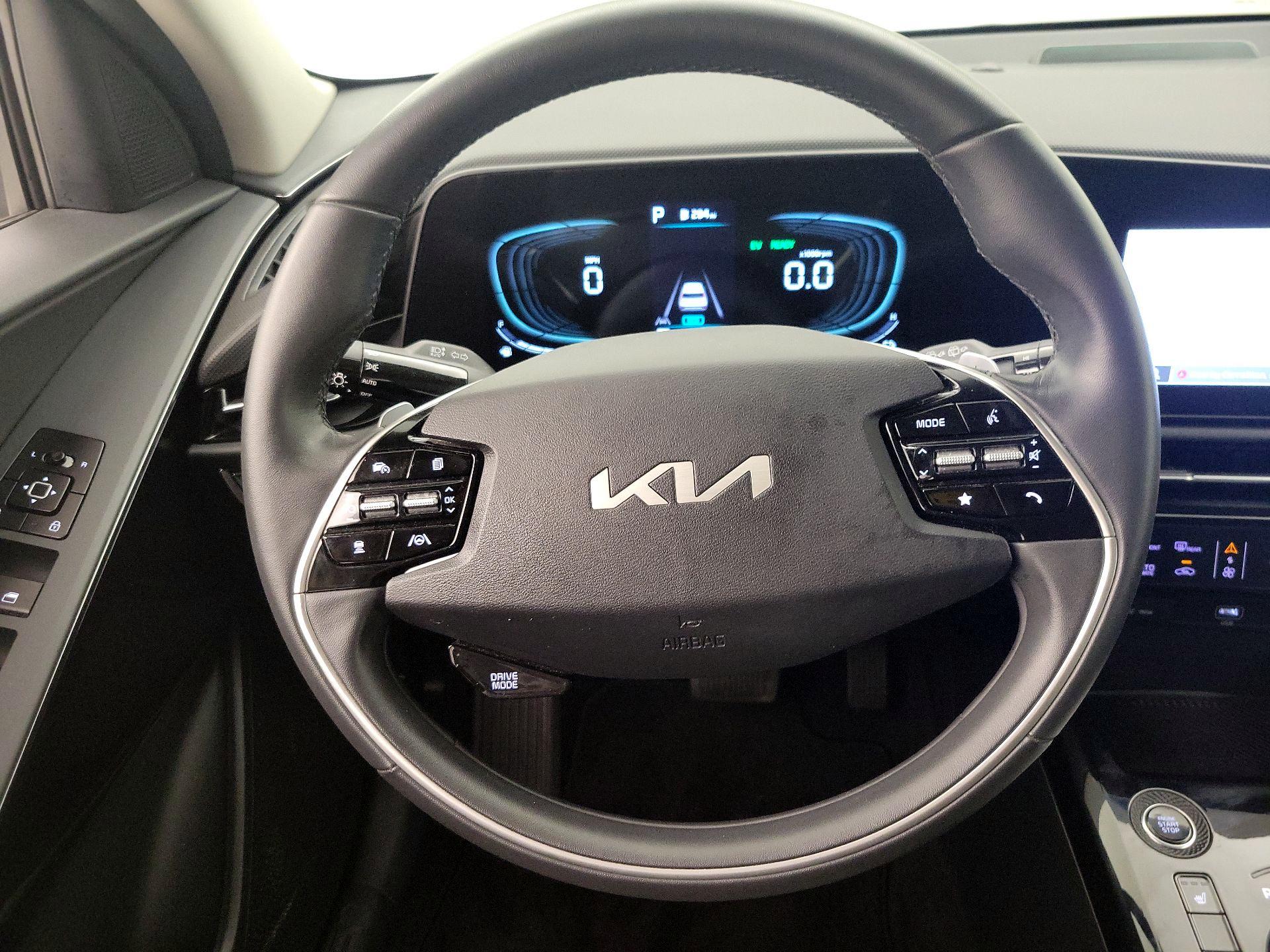Thumbnail: 2023 Kia Niro - 10