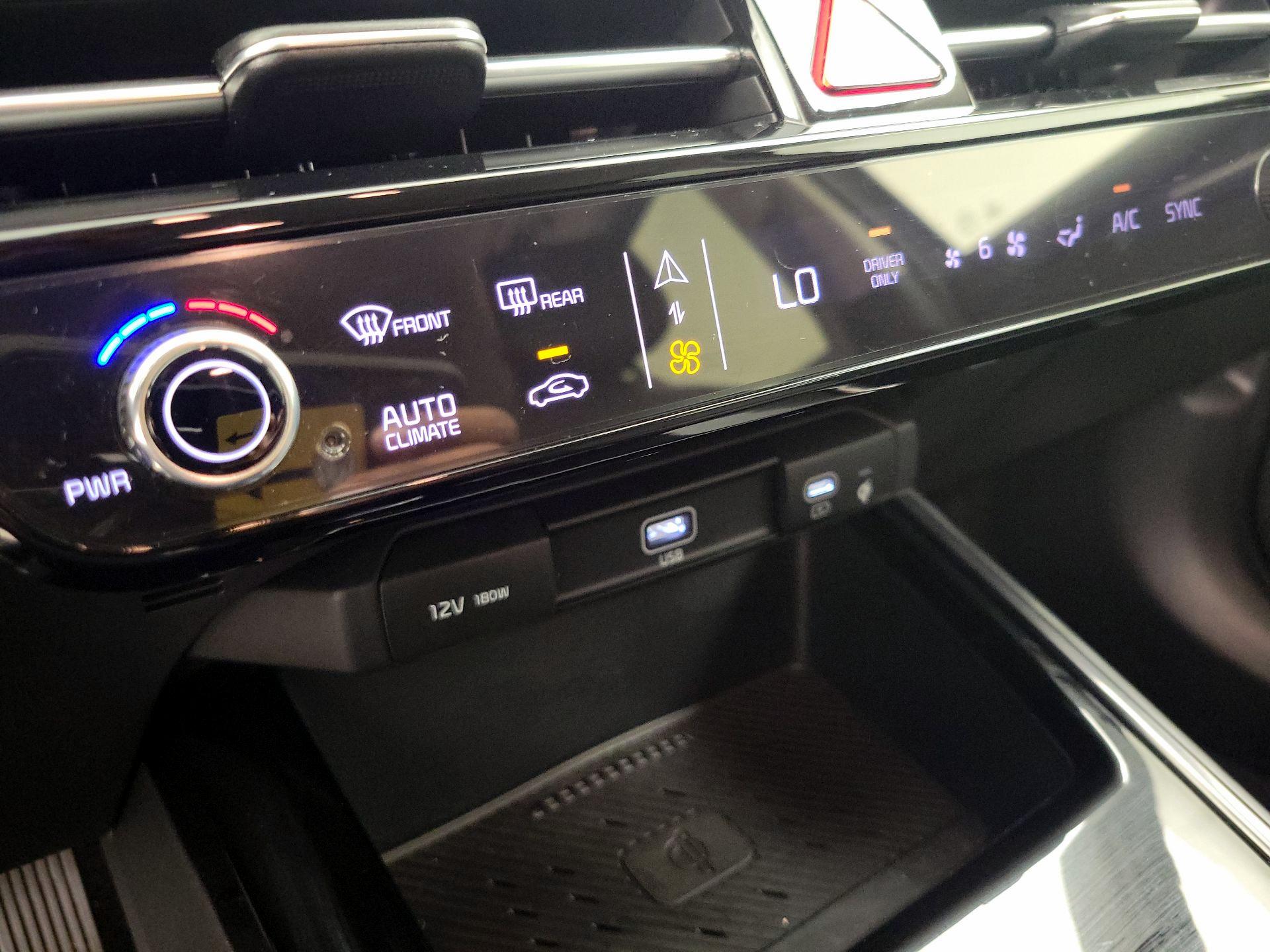 Thumbnail: 2023 Kia Niro - 17