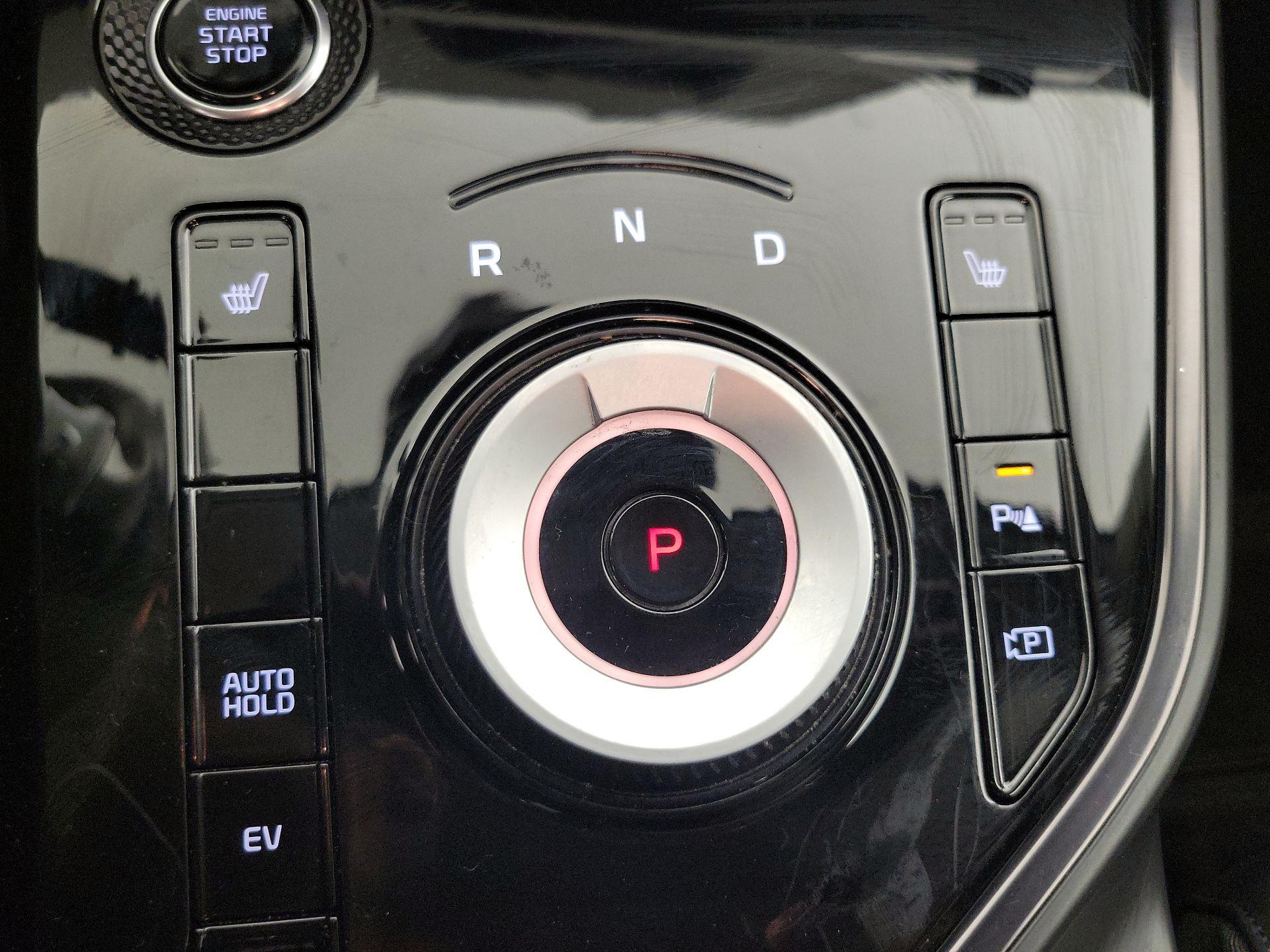 Thumbnail: 2023 Kia Niro - 18