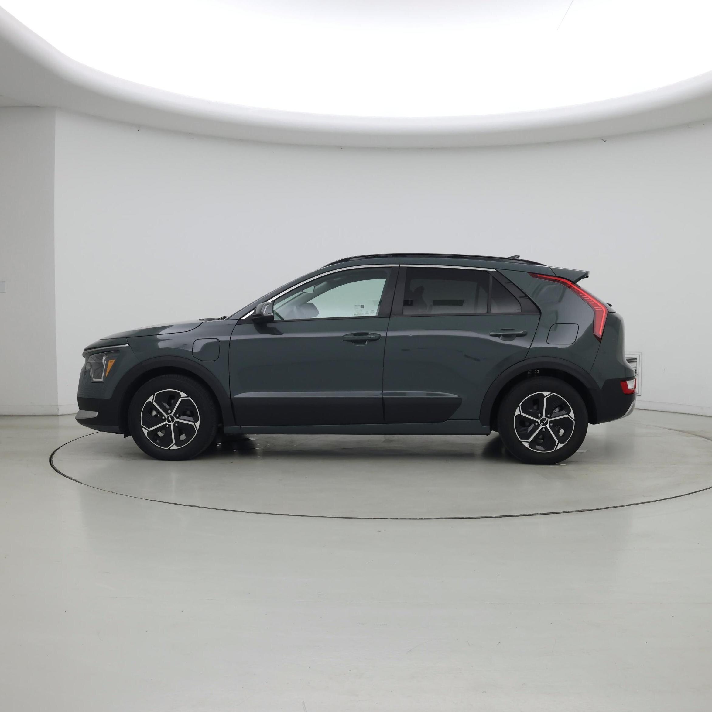 Thumbnail: 2023 Kia Niro - 3