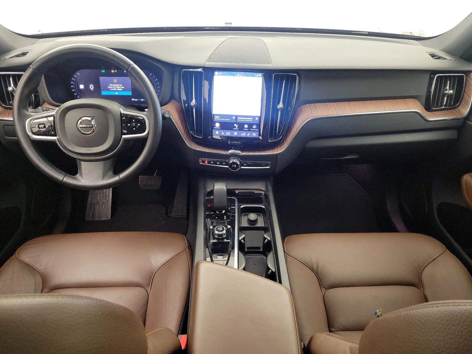 Thumbnail: 2023 Volvo XC60 - 9