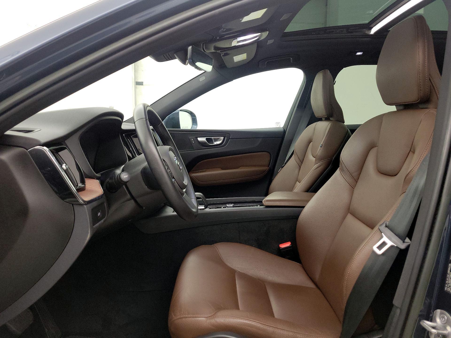 Thumbnail: 2023 Volvo XC60 - 11