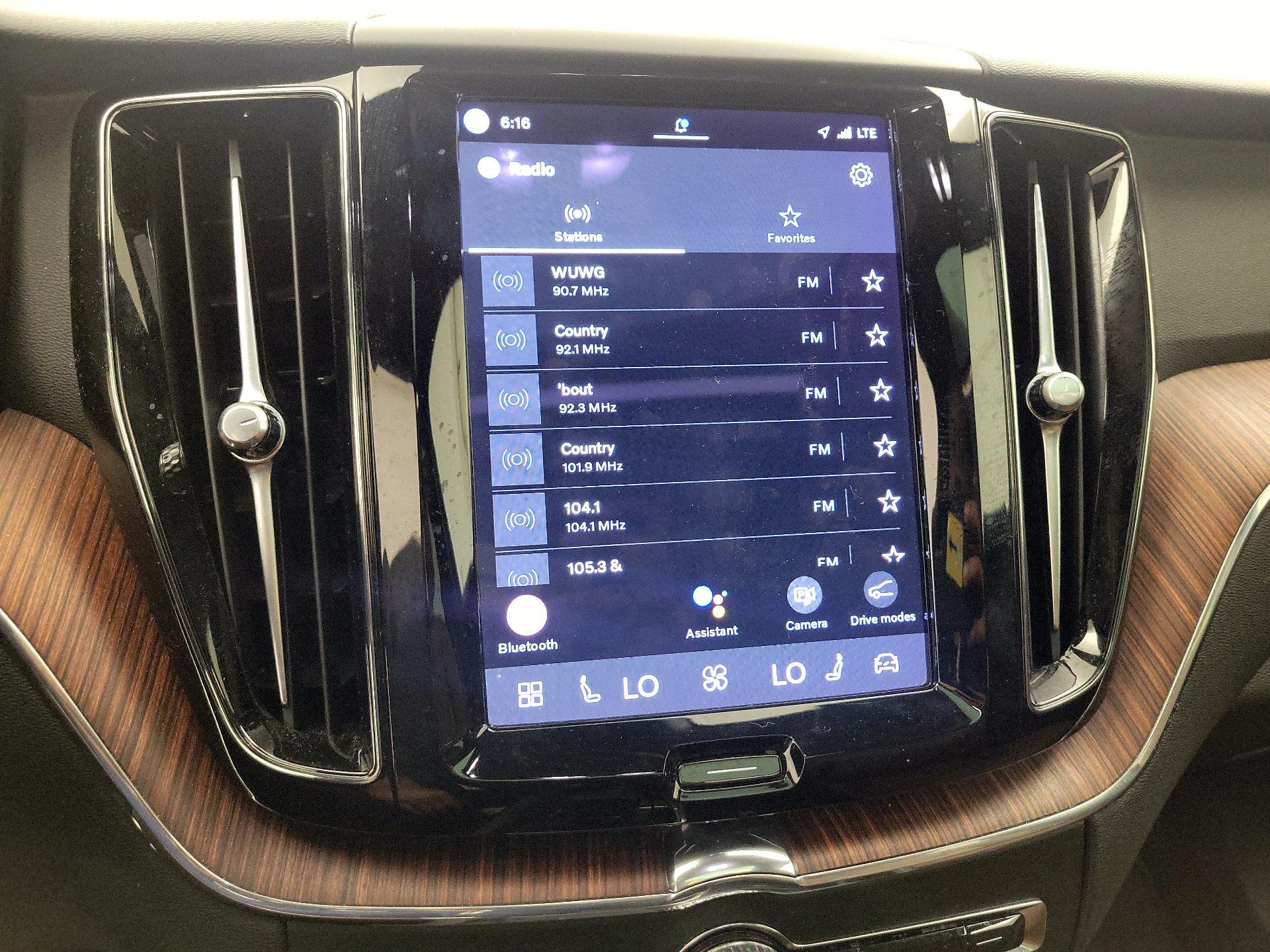 Thumbnail: 2023 Volvo XC60 - 15