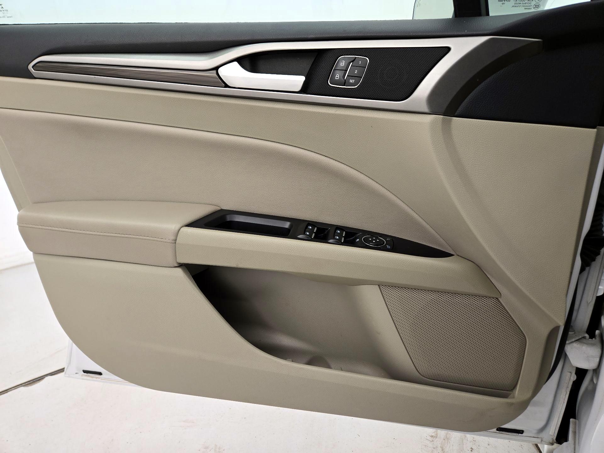 Thumbnail: 2019 Ford Fusion - 12
