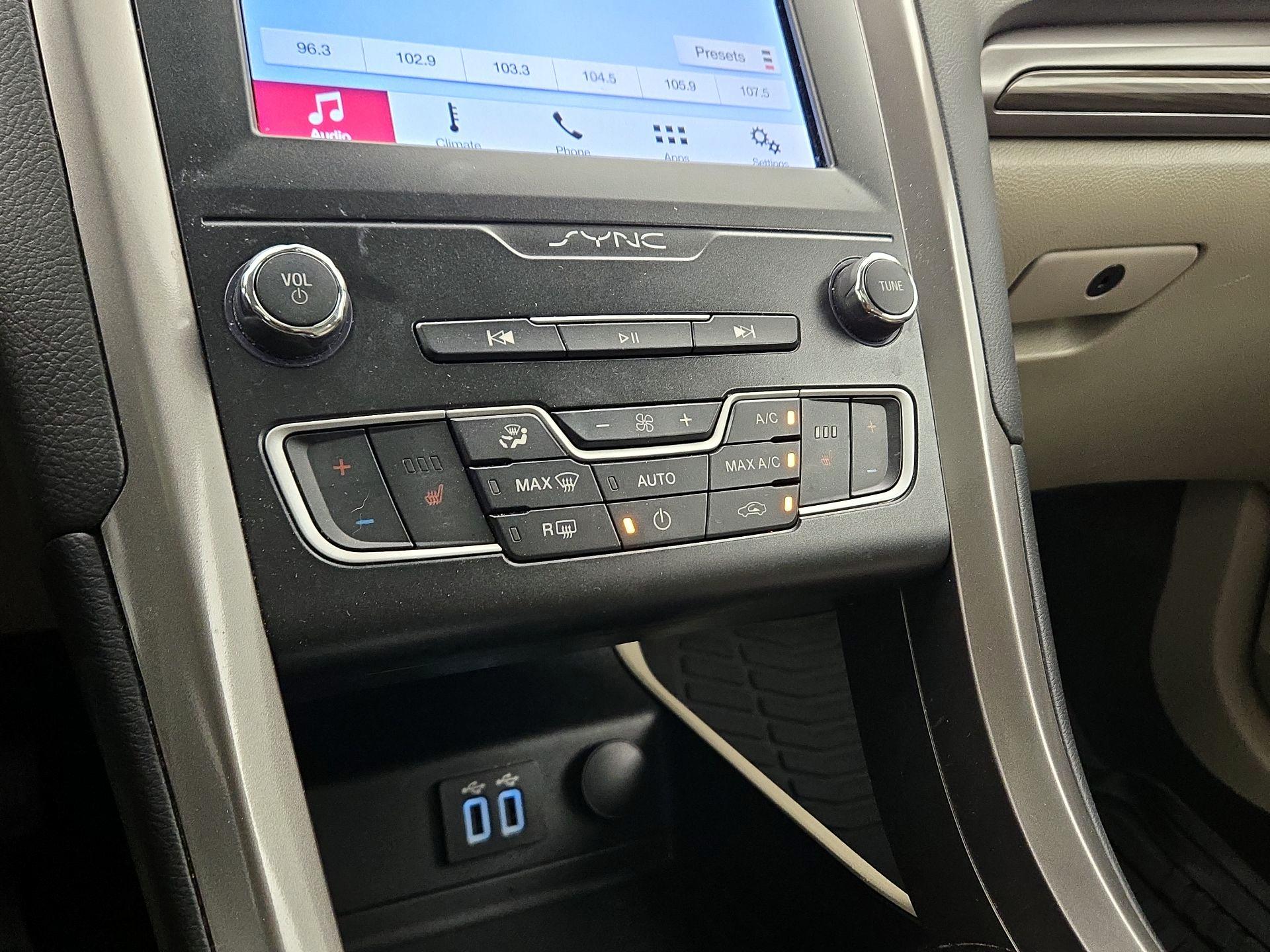 Thumbnail: 2019 Ford Fusion - 16