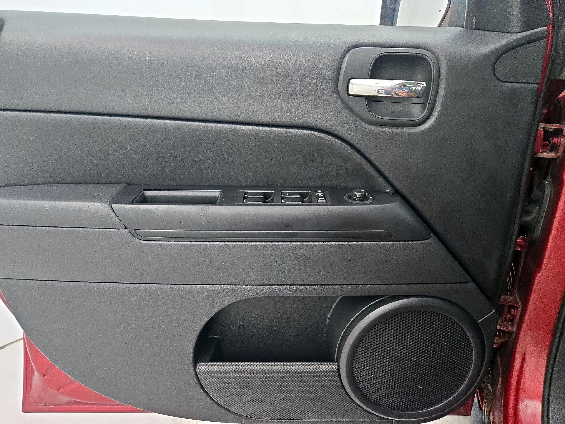 Thumbnail: 2016 Jeep Patriot - 12