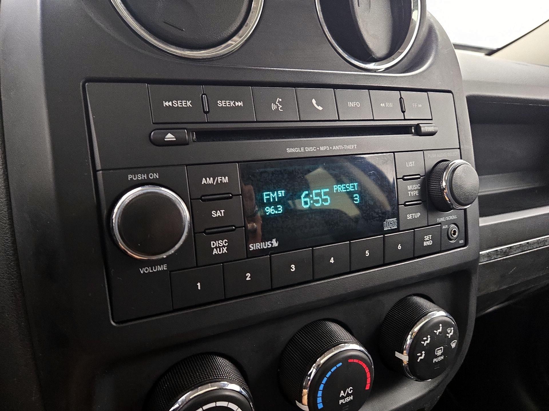 Thumbnail: 2016 Jeep Patriot - 13