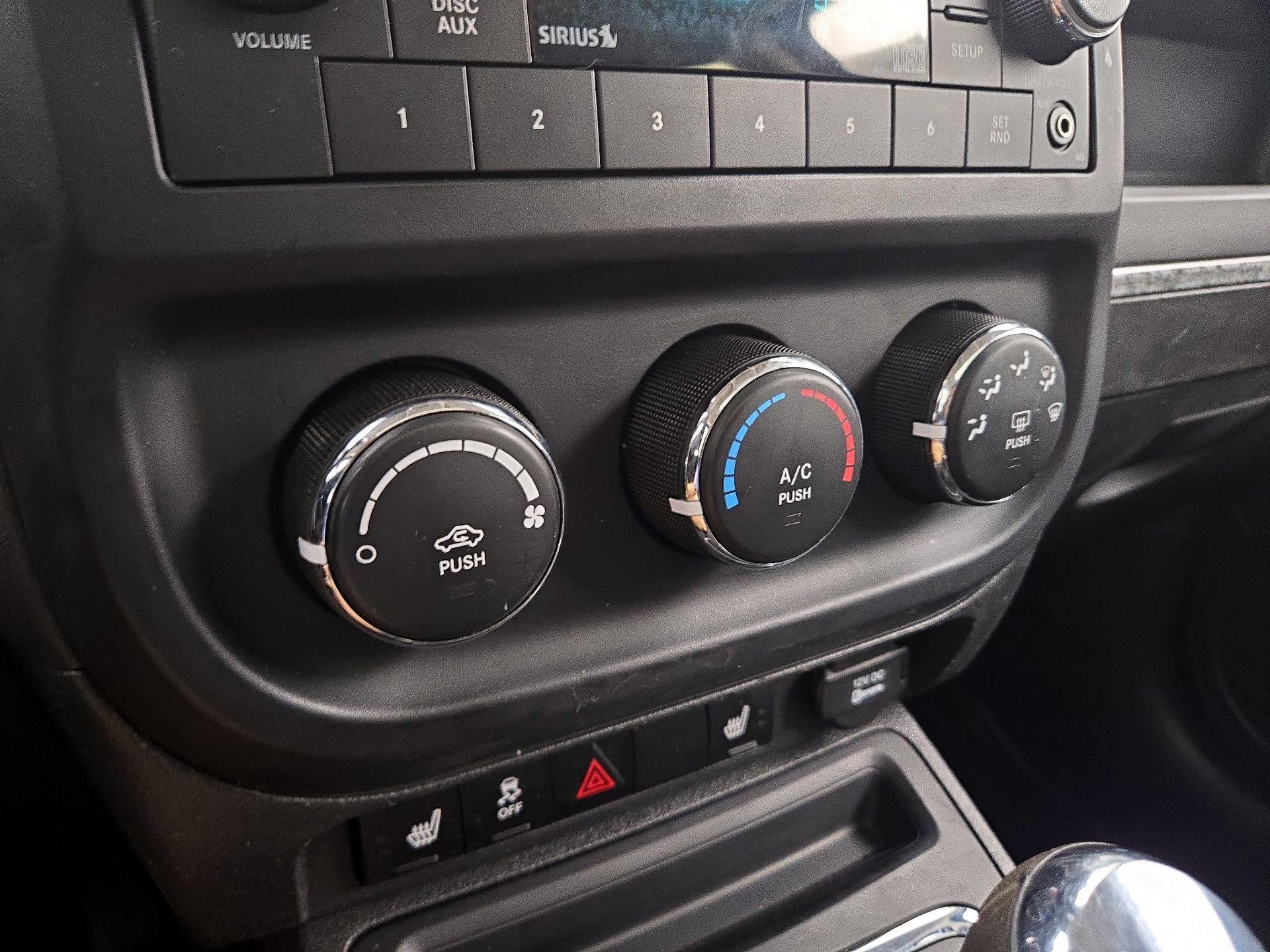 Thumbnail: 2016 Jeep Patriot - 14