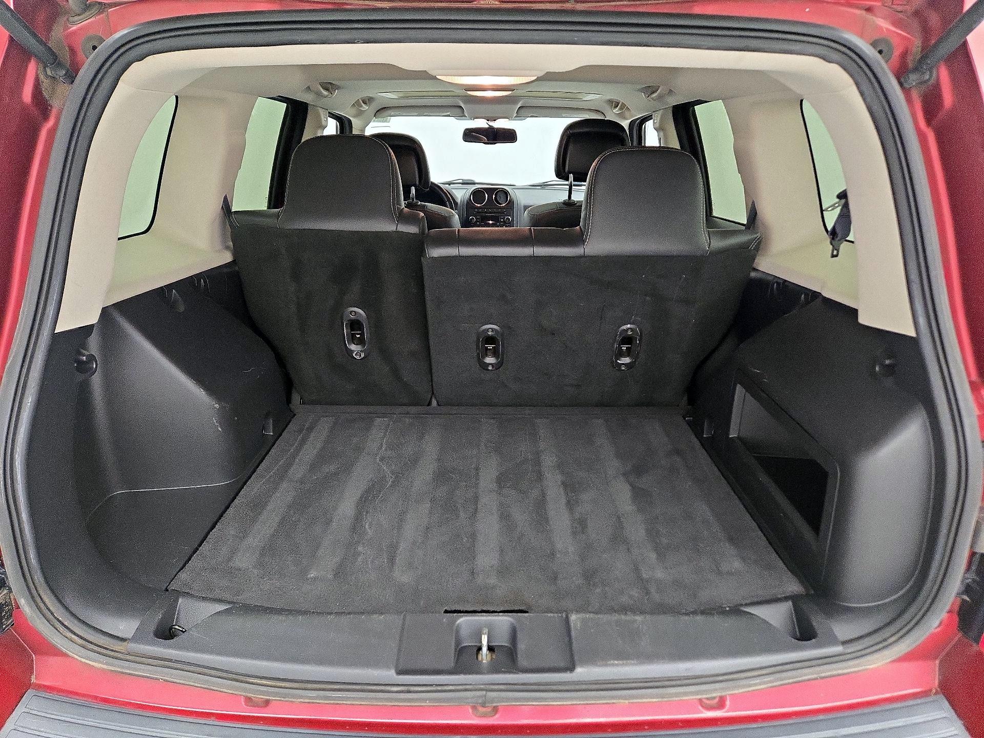 Thumbnail: 2016 Jeep Patriot - 18