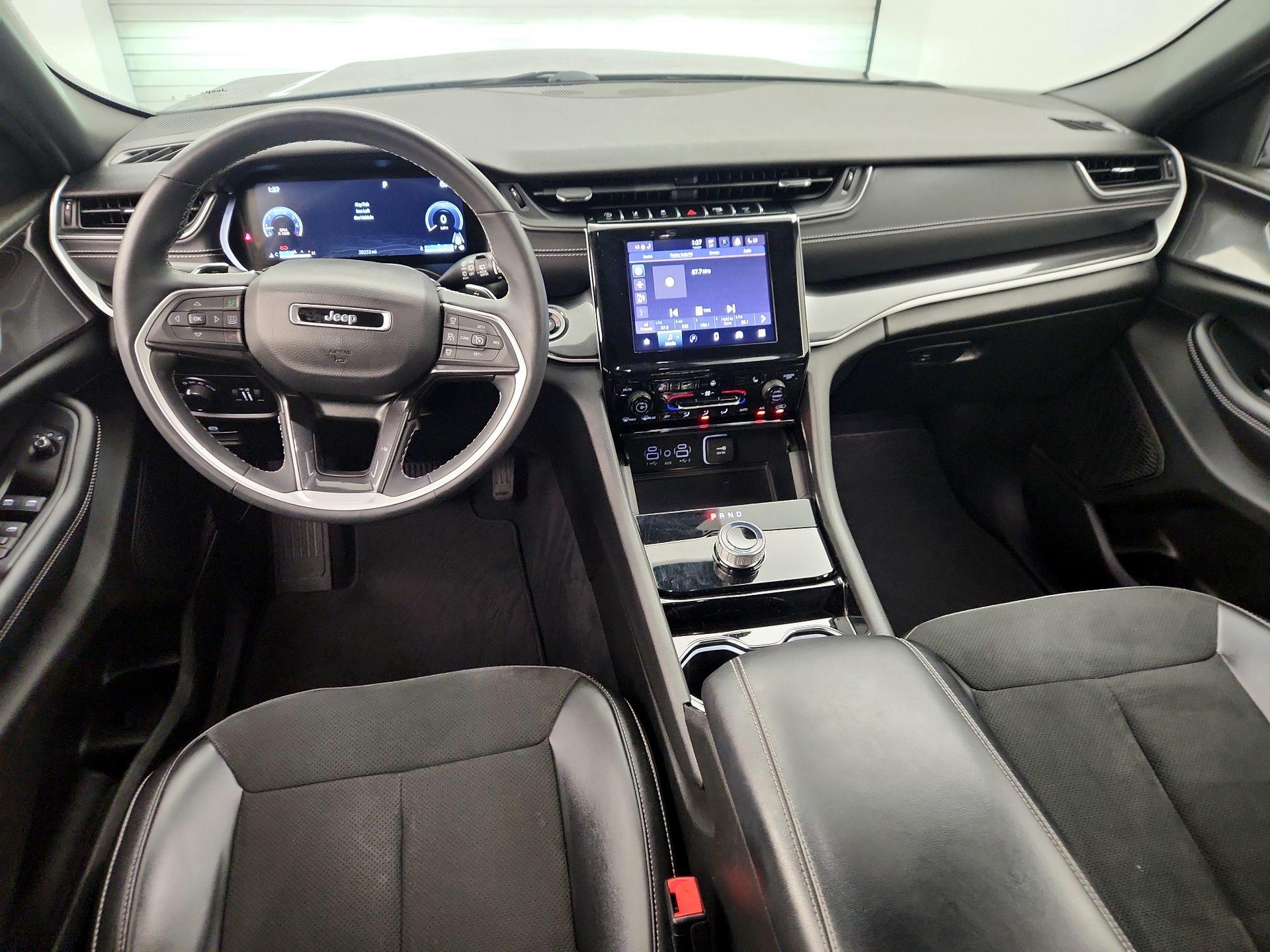 Thumbnail: 2023 Jeep Grand Cherokee - 9