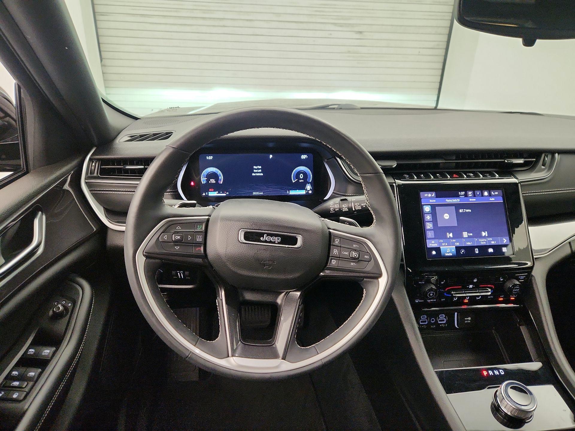 Thumbnail: 2023 Jeep Grand Cherokee - 10