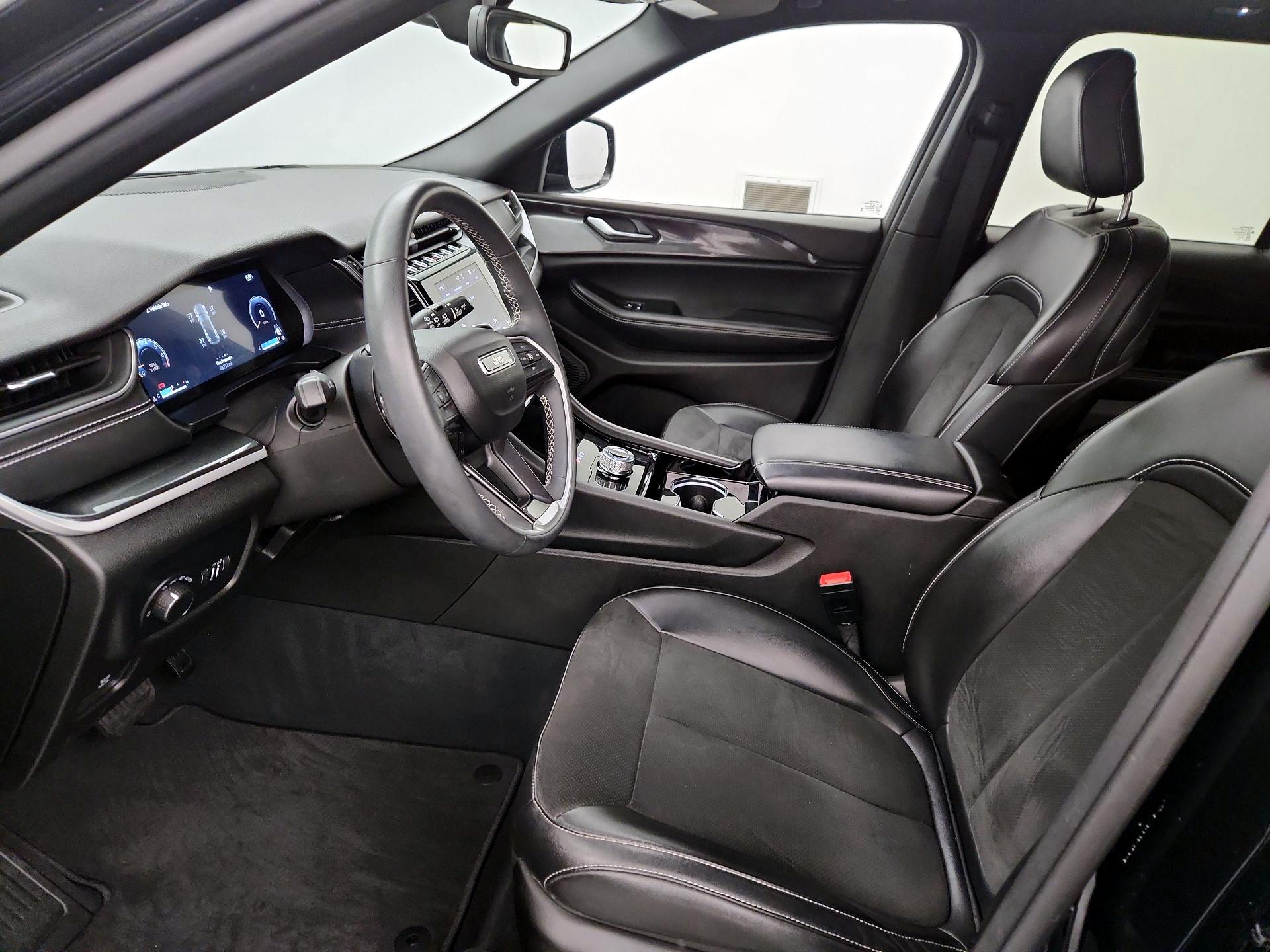 Thumbnail: 2023 Jeep Grand Cherokee - 11