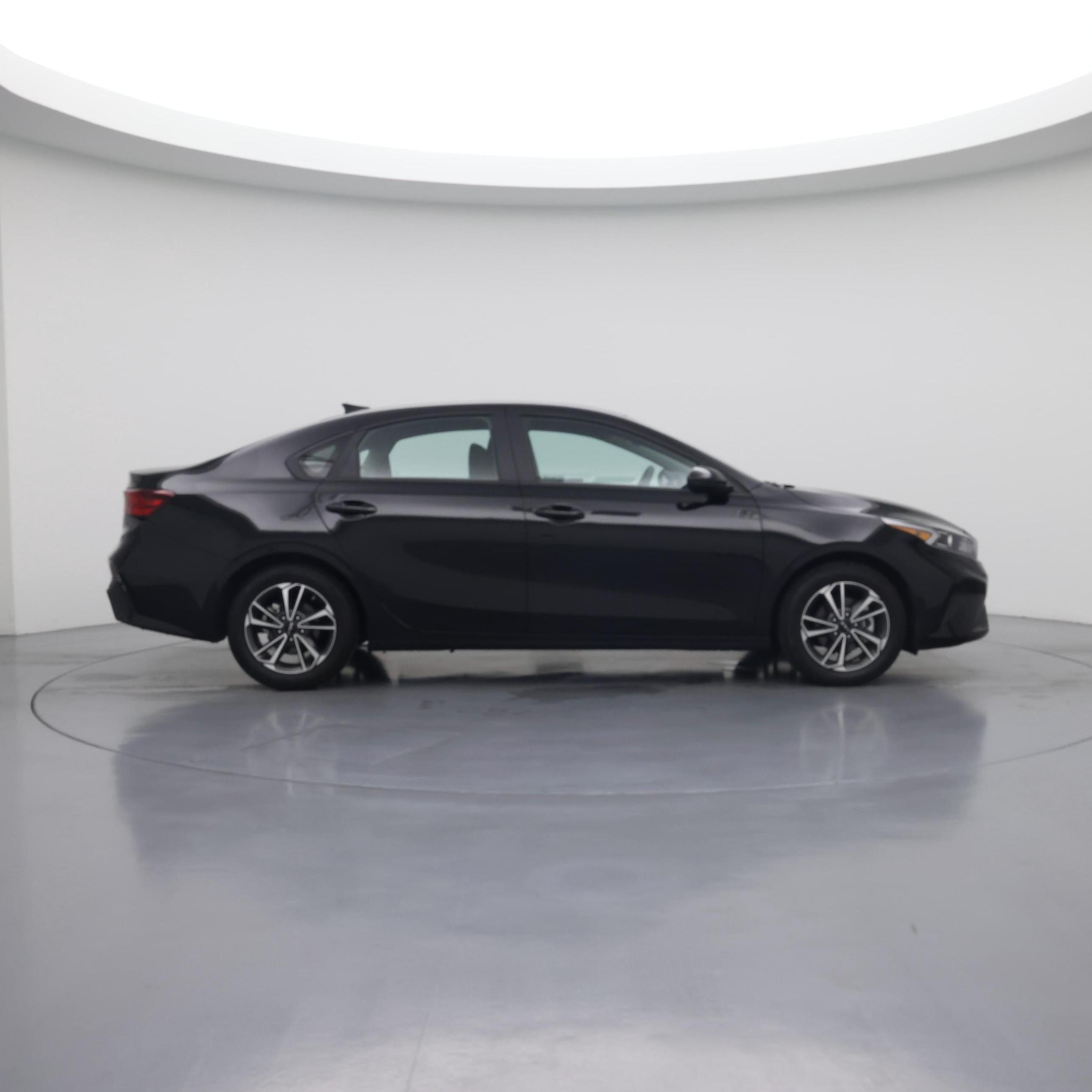 Thumbnail: 2024 Kia Forte - 7