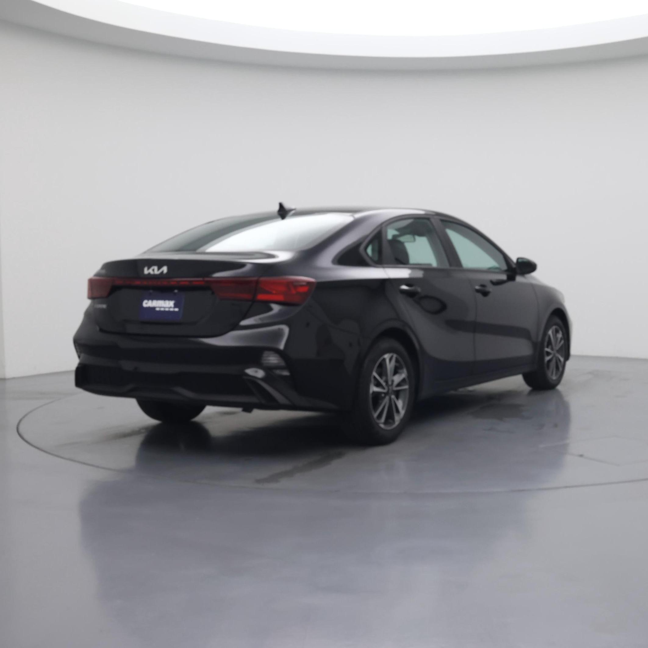 Thumbnail: 2024 Kia Forte - 8