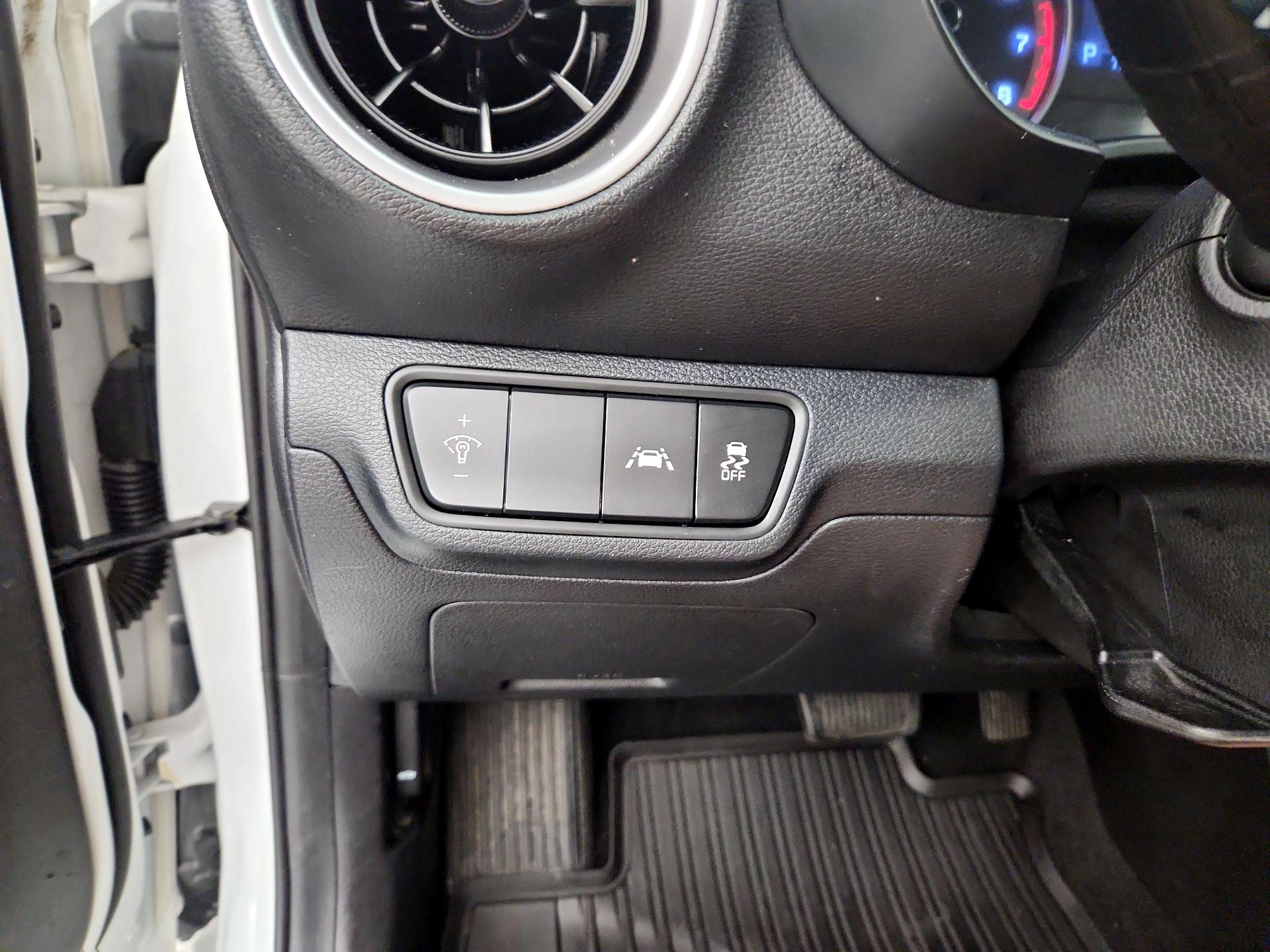 Thumbnail: 2021 Kia Forte - 13
